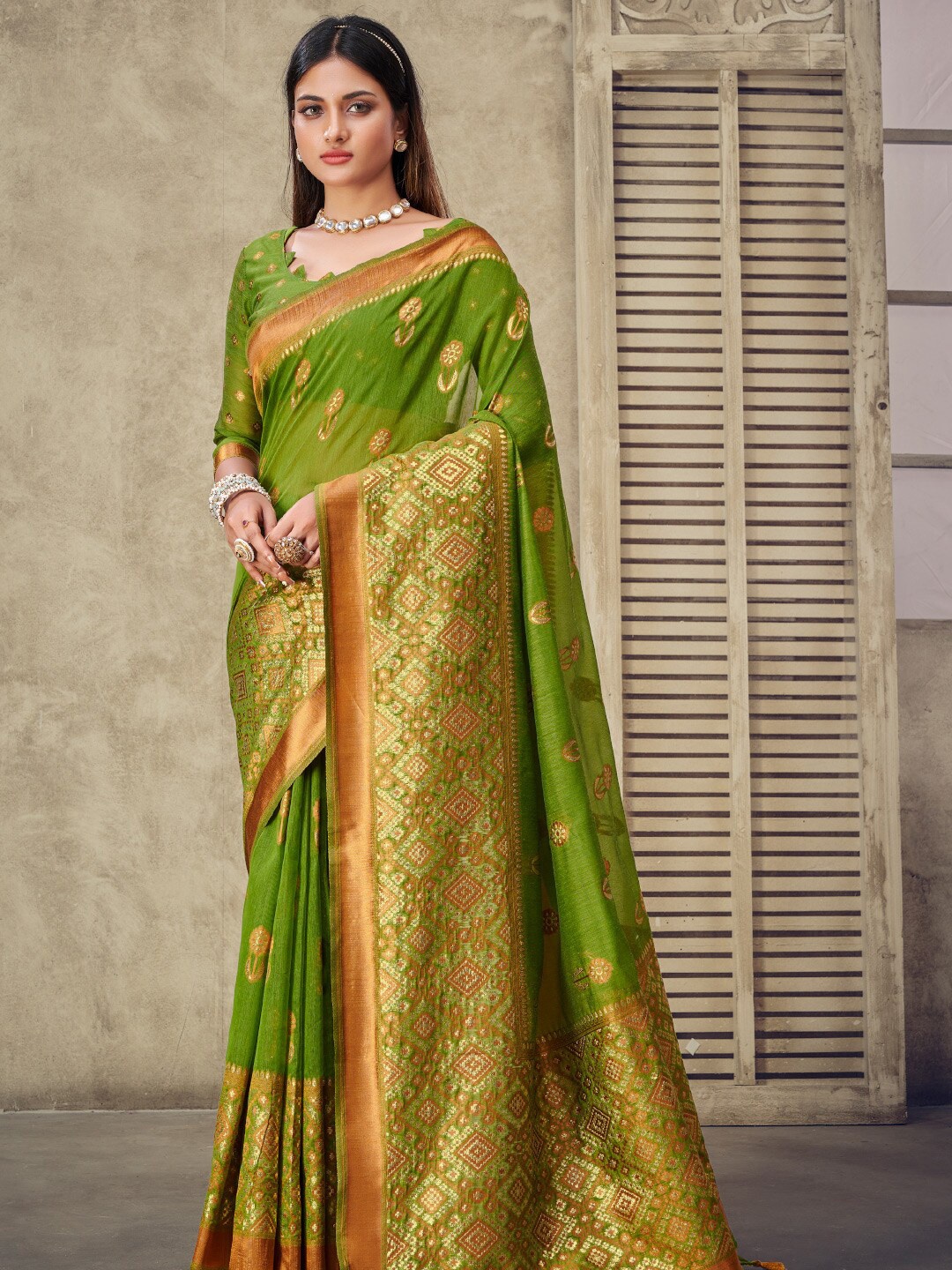 

KARAGIRI Floral Woven Design Zari Saree, Green