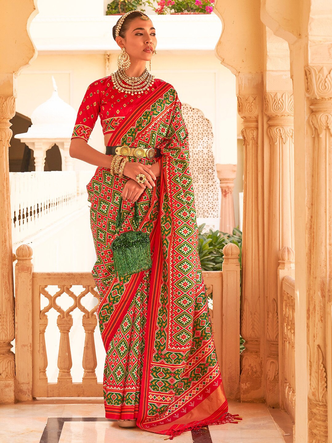 

KARAGIRI Ethnic Motifs Printed Patola Saree, Green