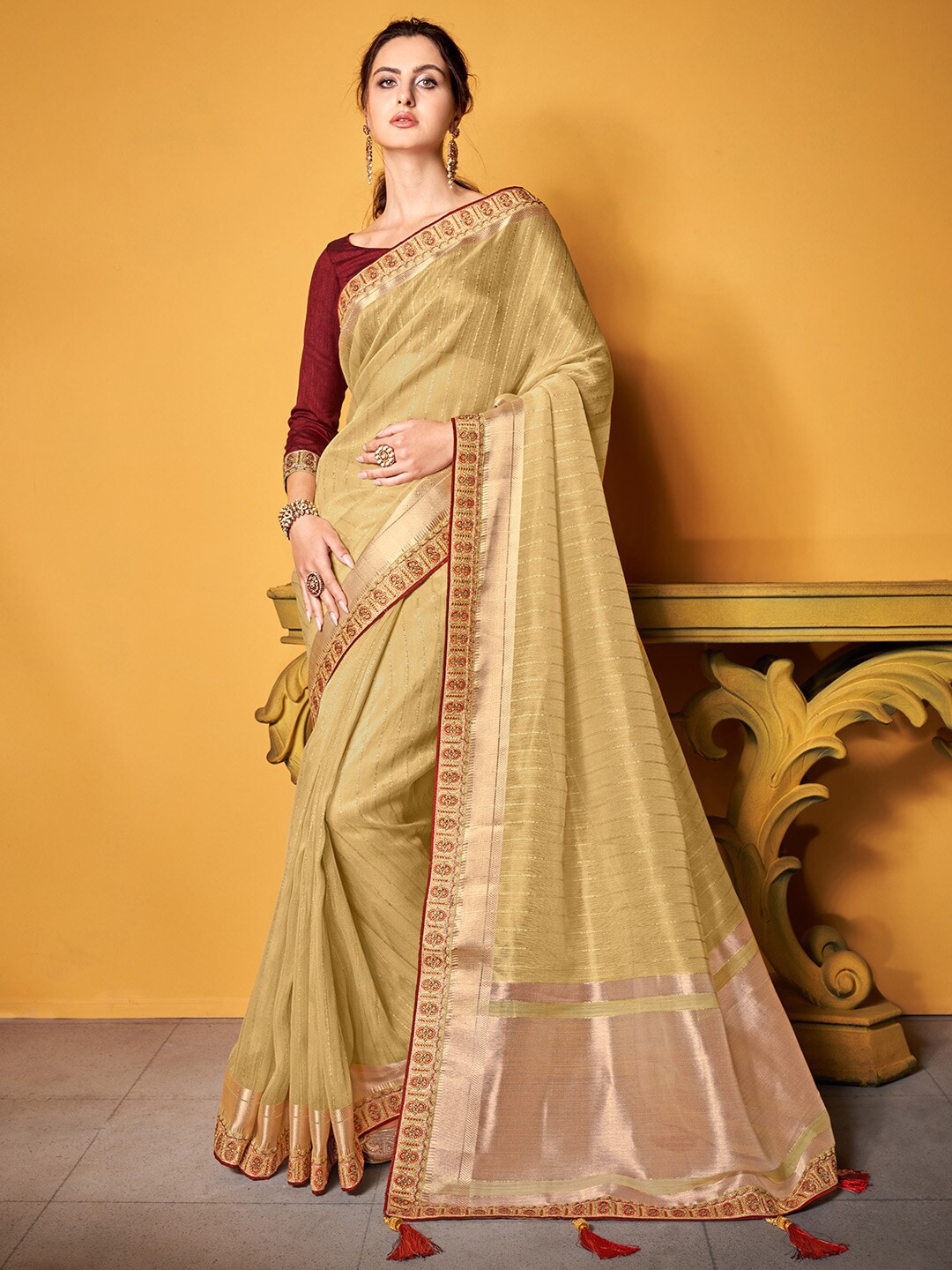 

KARAGIRI Striped Embroidered Saree, Beige