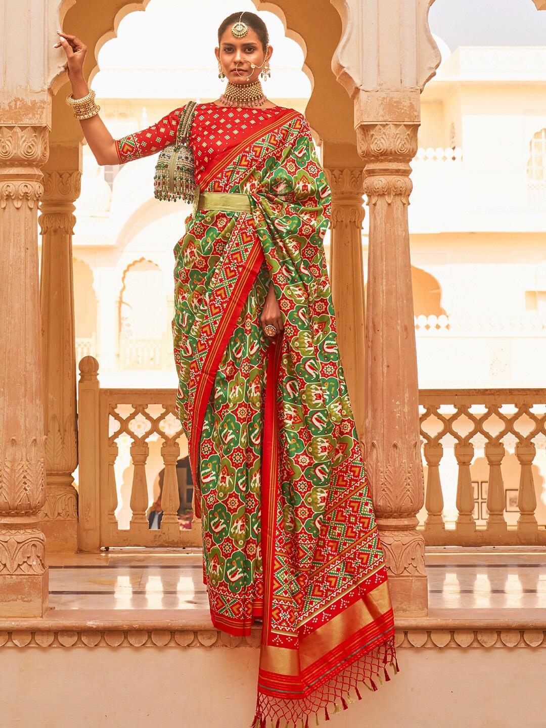 

KARAGIRI Ethnic Motifs Printed Patola Saree, Green