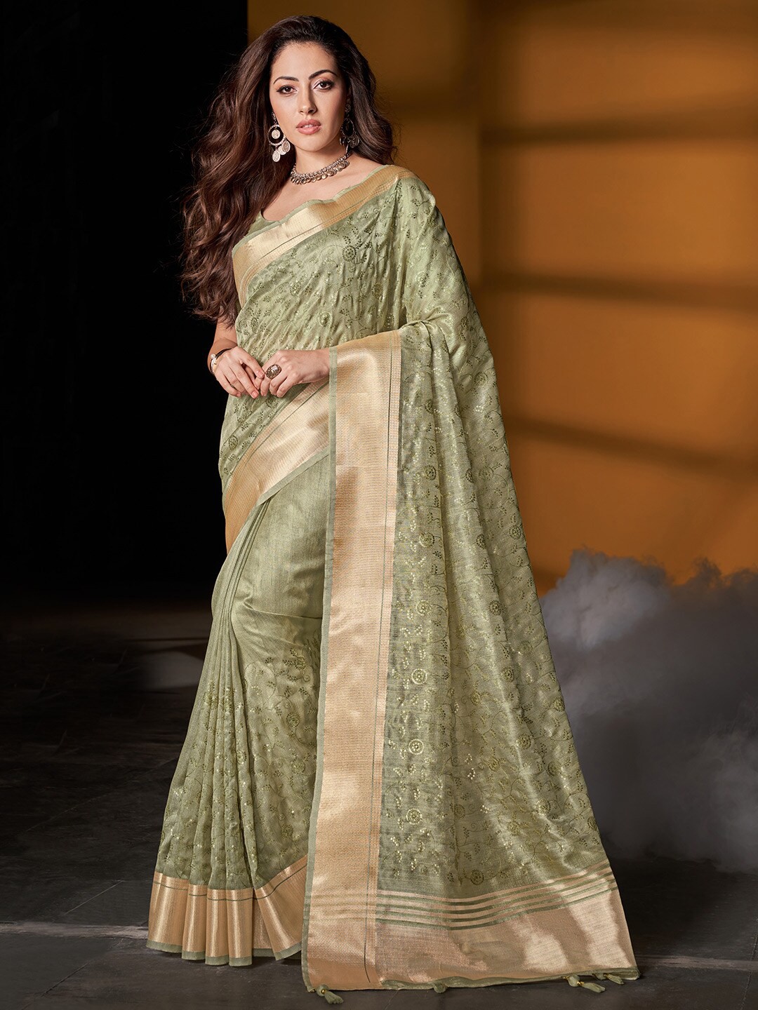 

KARAGIRI Floral Embroidered Zari Saree, Green