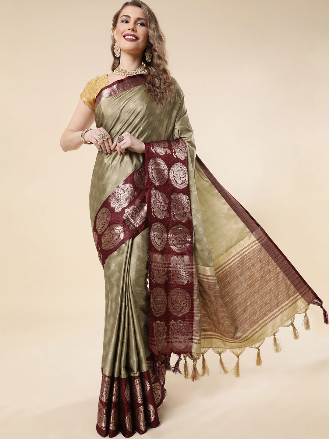

Wuxi Ethnic Motifs Woven Design Zari Pure Silk Kanjeevaram Saree, Cream