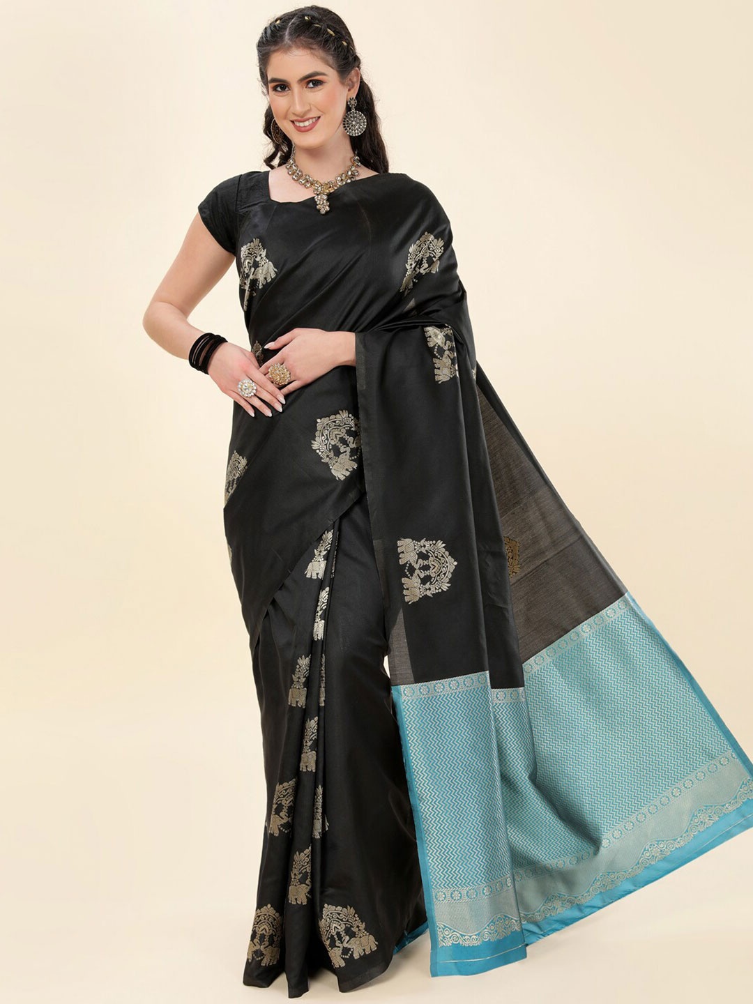 

Wuxi Ethnic Motifs Woven Design Zari Pure Silk Kanjeevaram Saree, Black
