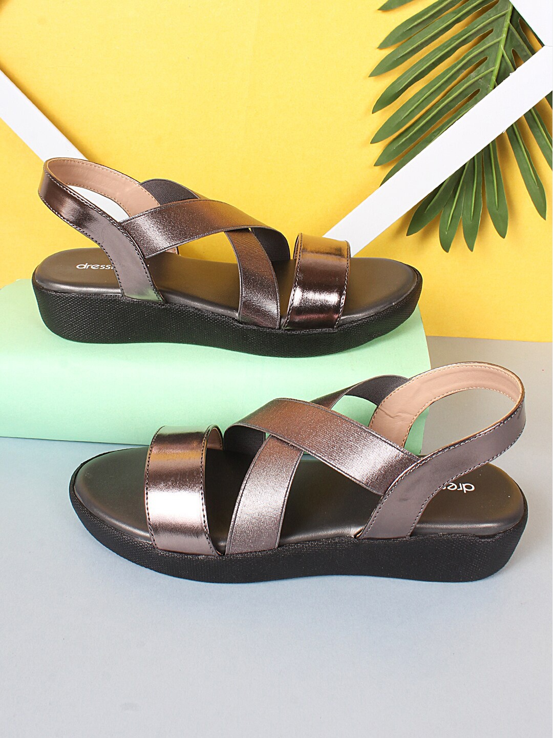 

DressBerry Women Grey Sandals