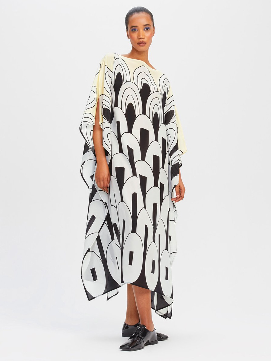 

Navvi Geometric Printed Kaftan Midi Dress, White