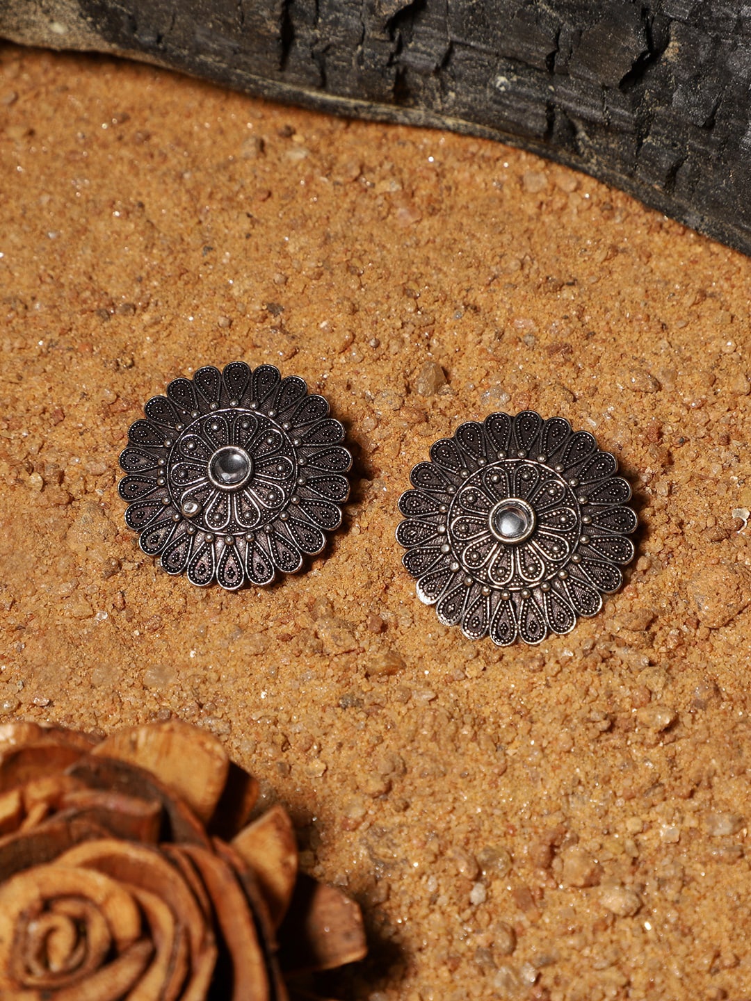 

VENI Silver-Plated Oxidised Circular Studs Earrings