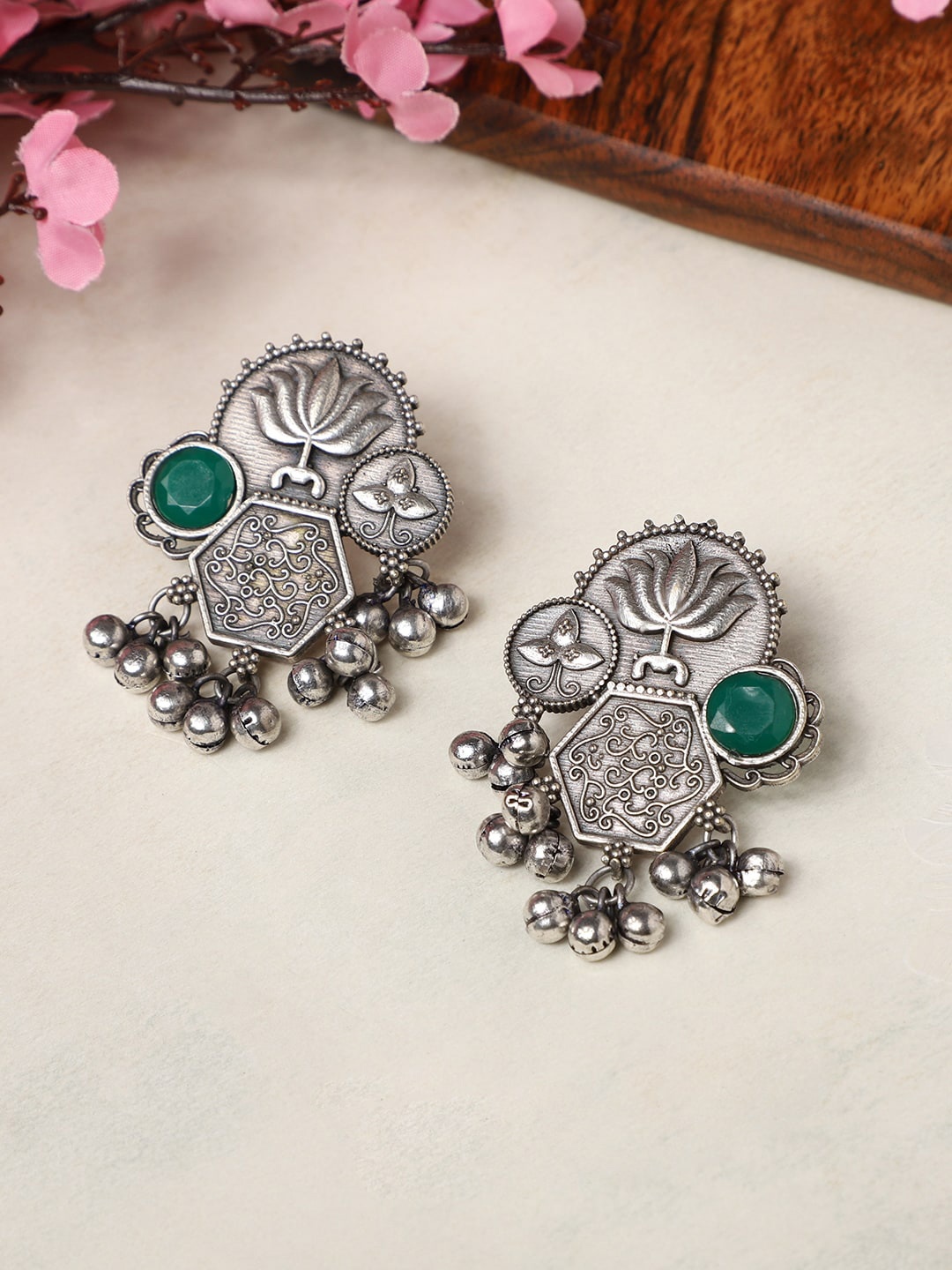 

VENI Silver-Plated Classic Studs Earrings, Green