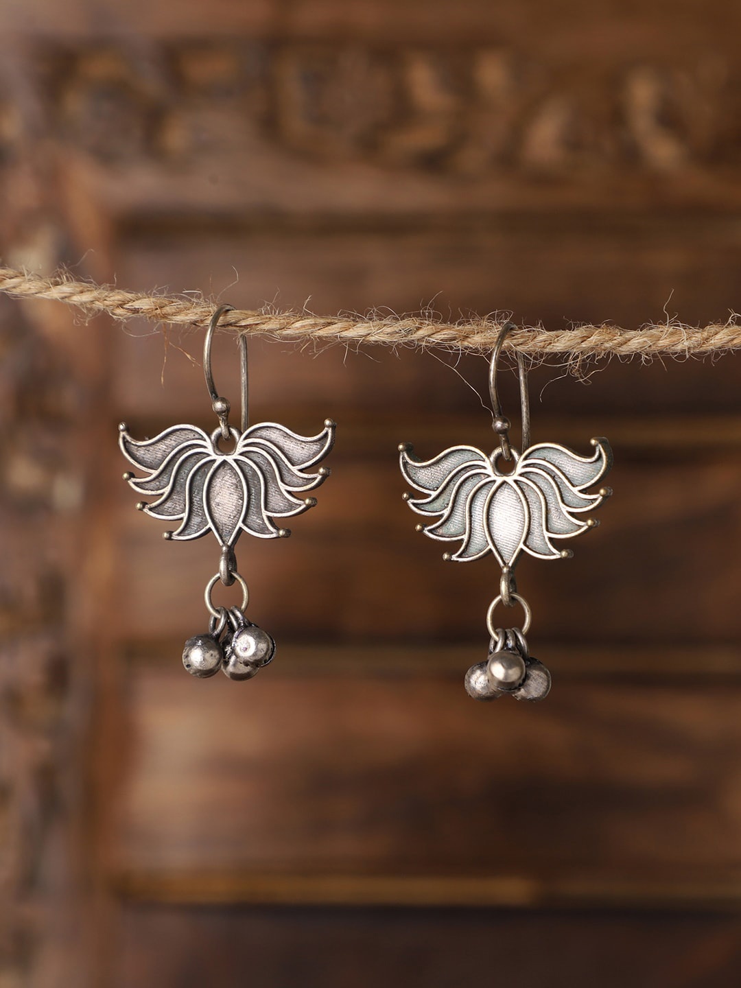 

VENI Silver-Plated Oxidised Floral Drop Earrings