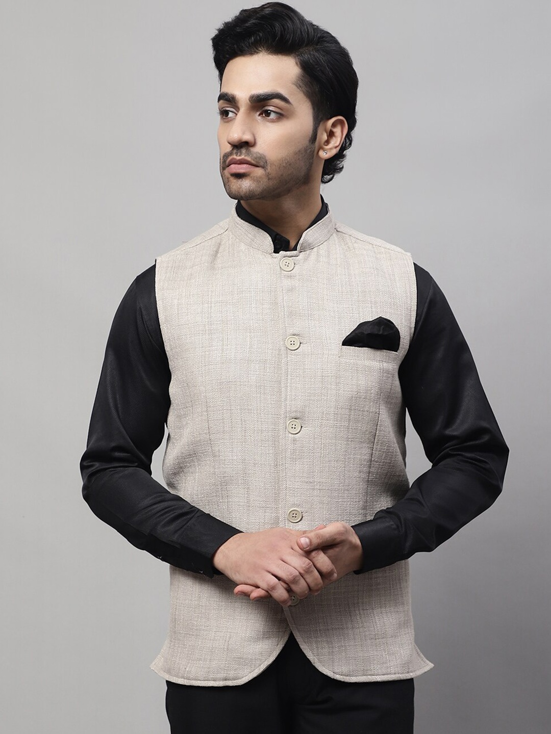 

even Men Woven Mandarin Collar Nehru Jacket With Welt Pockets, Beige
