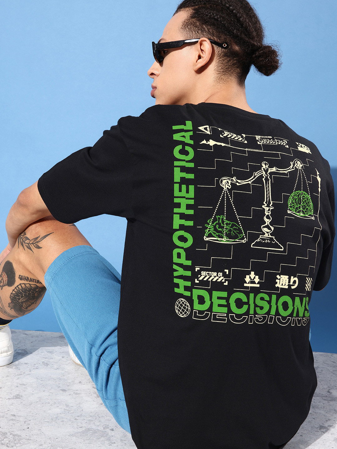 

Difference of Opinion Men Pure Cotton Printed Oversized T-shirt, Black