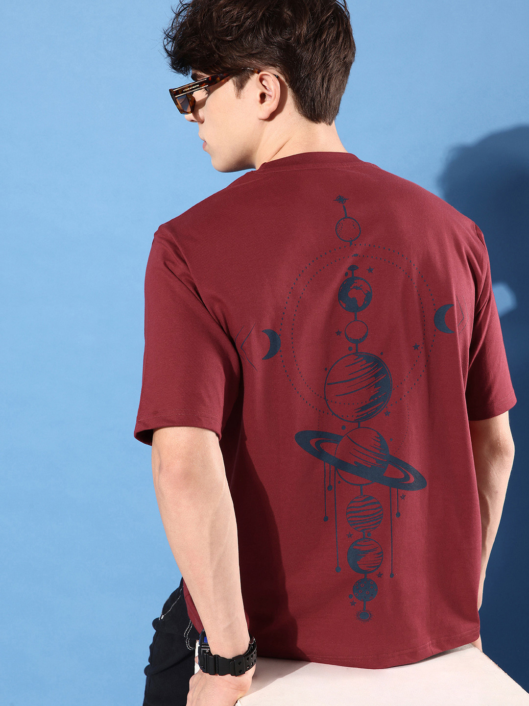 

Difference of Opinion Men Pure Cotton Printed Oversize T-shirt, Maroon