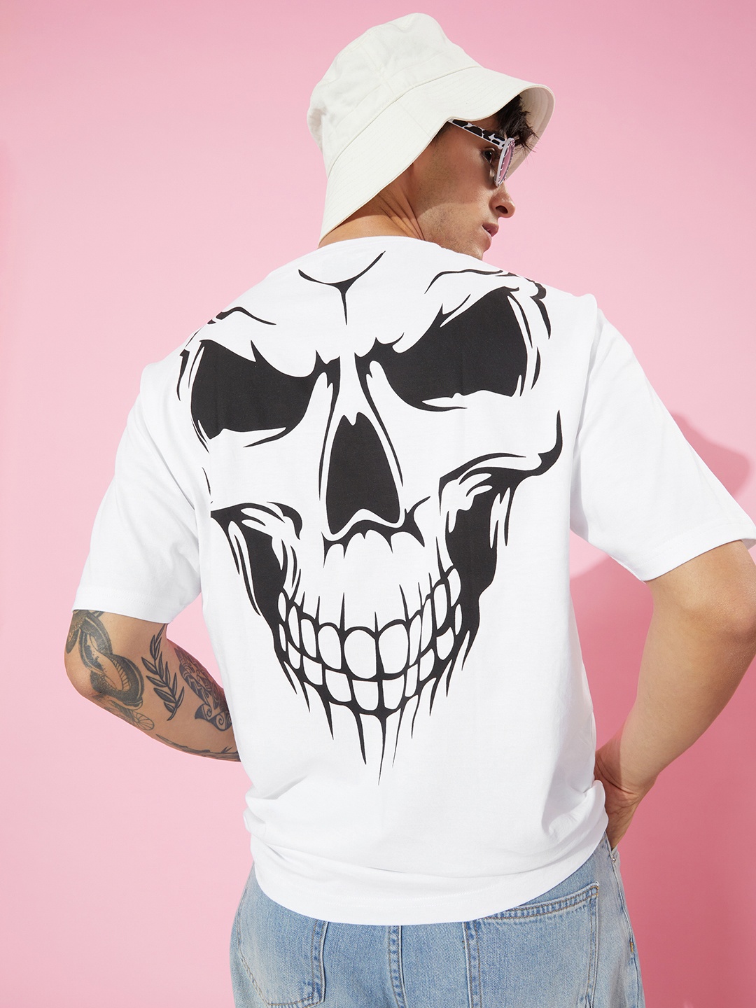 

Difference of Opinion Graphic Printed Oversized T-shirt, White