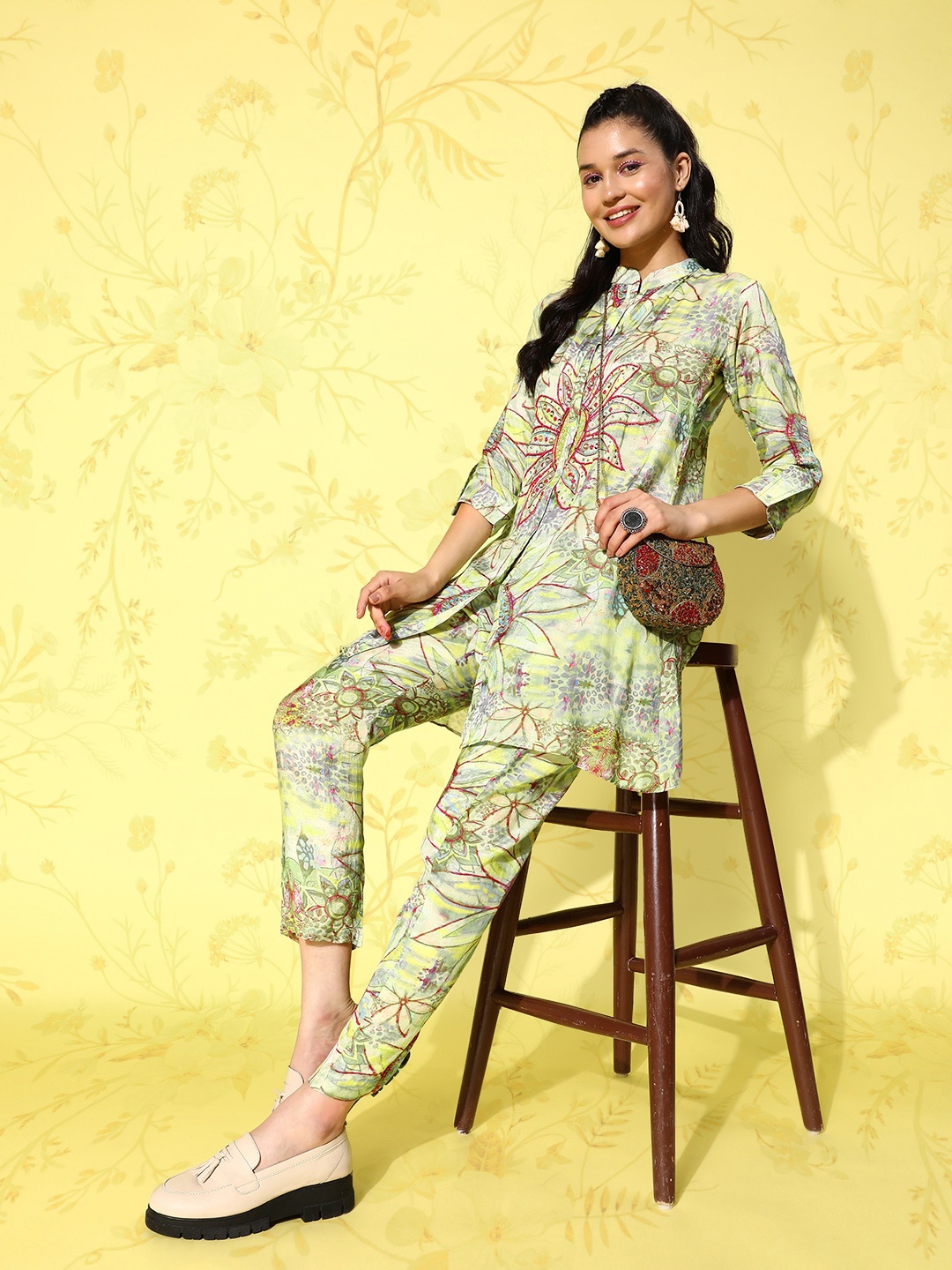 

ZOLA Floral Printed Regular Kurta with Trousers, Sea green