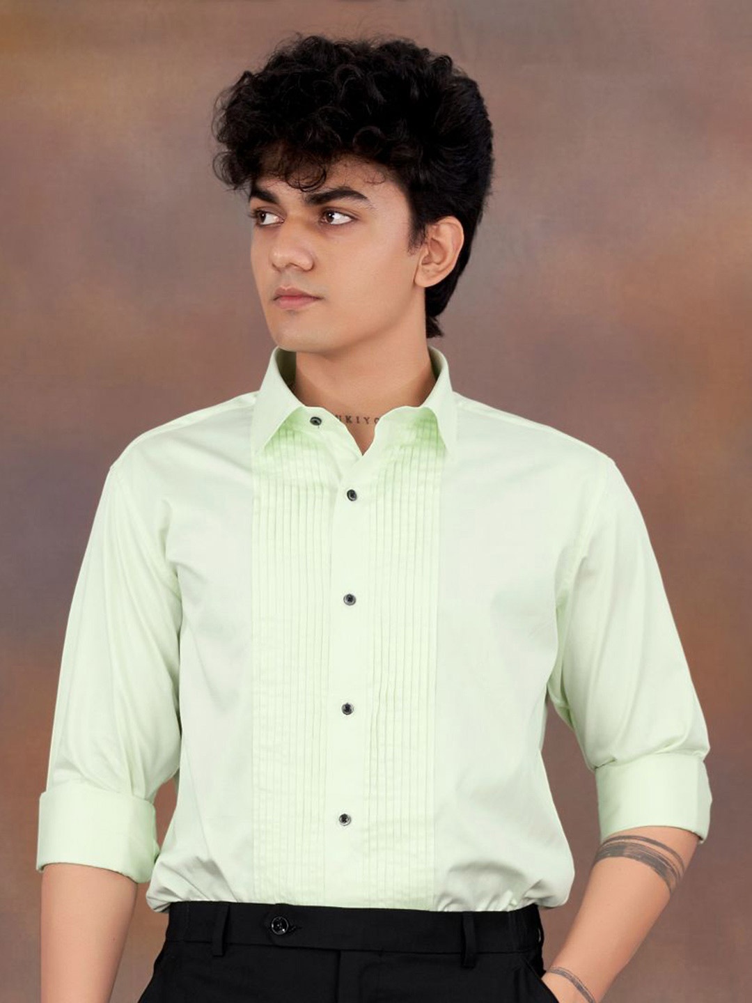 

FRENCH CROWN Standard Fit Spread Collar Super Soft Pleated Cotton Formal Shirt, Green