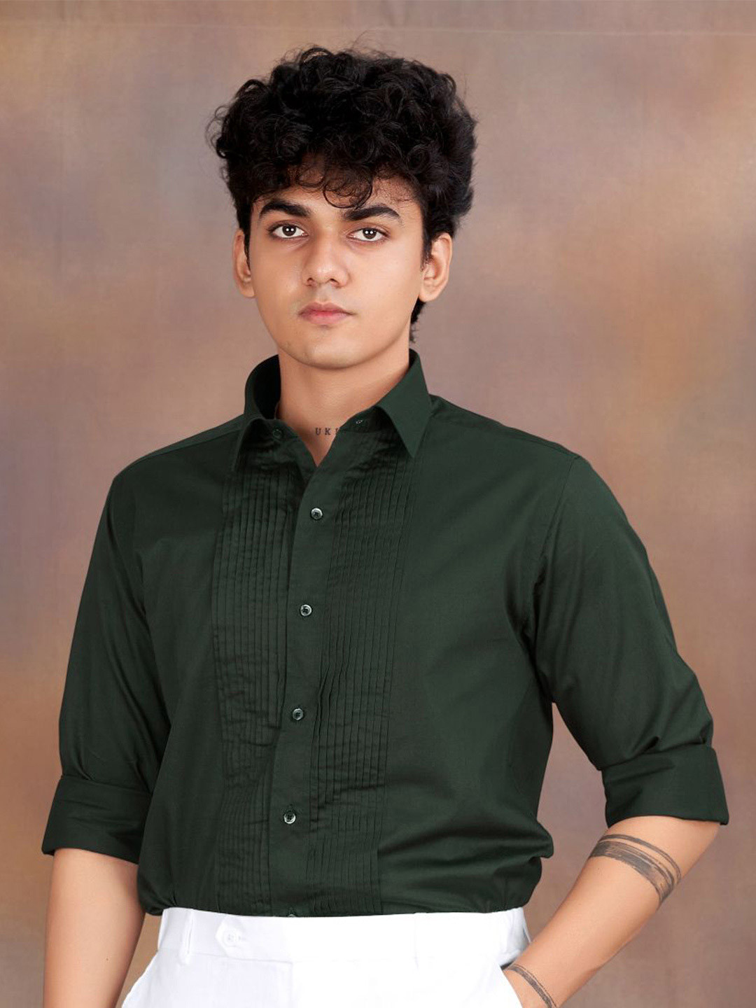 

FRENCH CROWN Standard Fit Super Soft Pleated Formal Shirt, Green