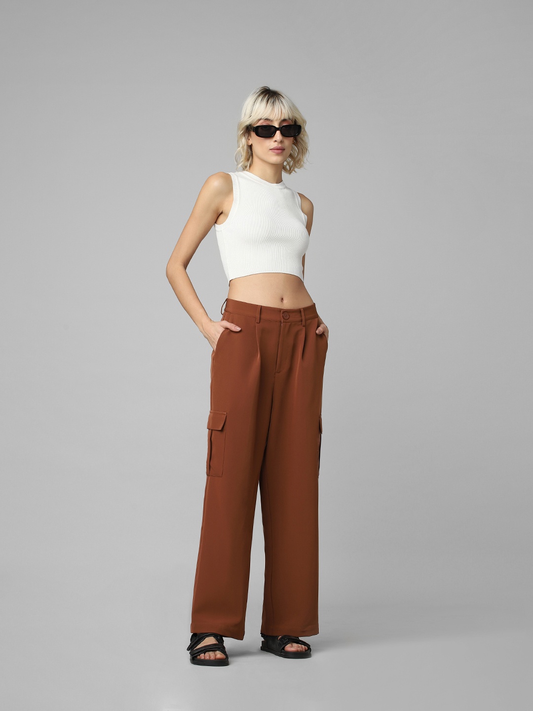 

ONLY Women Onlsham Straight Fit High-Rise Pleated Trousers, Brown