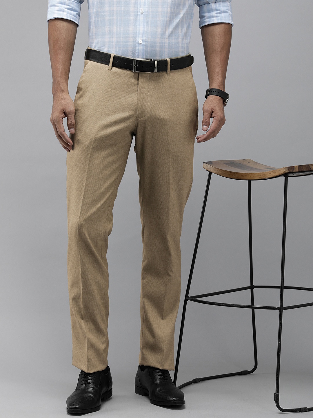 

Arrow Men Textured Tailored Trousers, Khaki