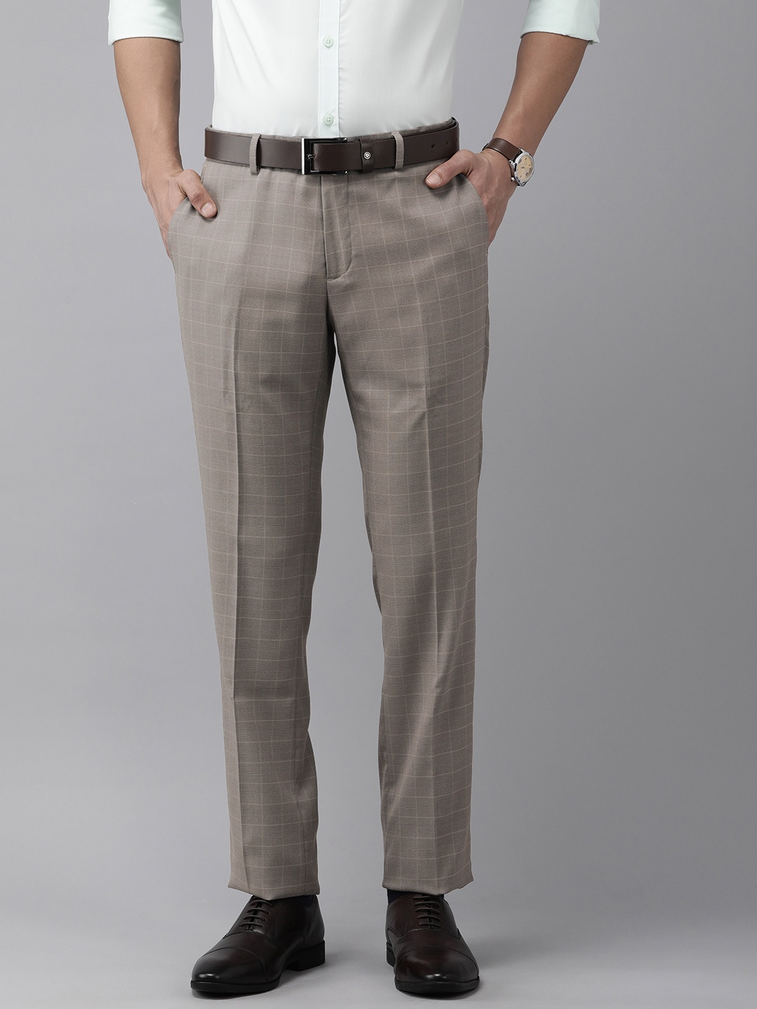 

Arrow Men Tailored Fit Mid-Rise Checked Trousers, Grey