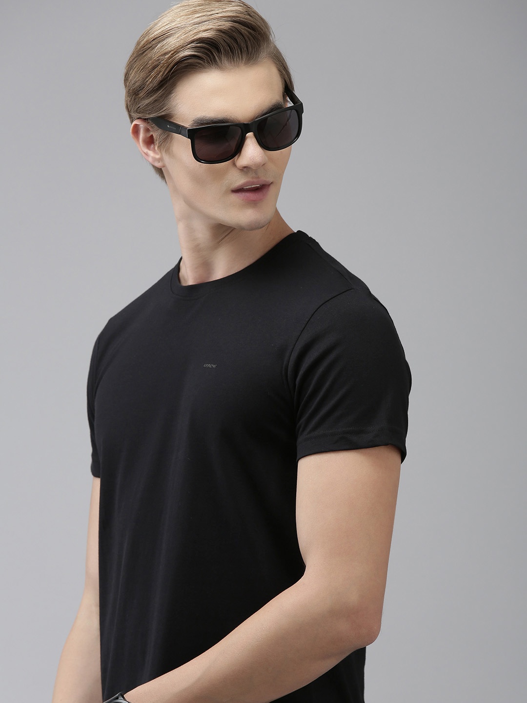 

Arrow Solid Round Neck Knitted Pure Cotton T-shirt, Black