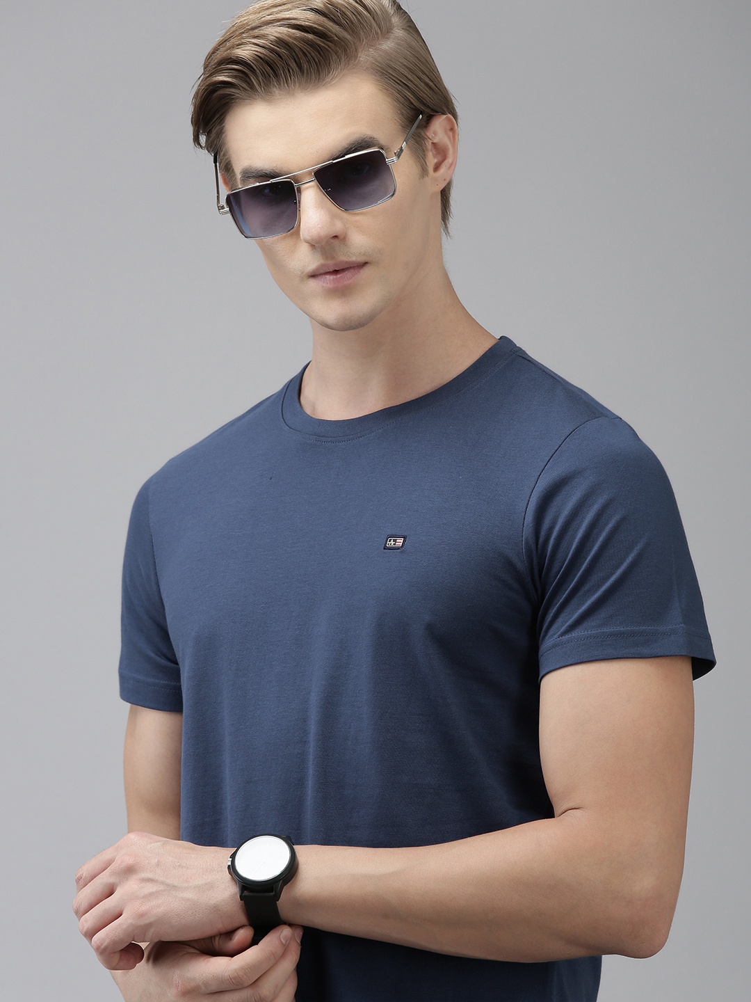 

Arrow Solid Round Neck Knitted Indigo Pure Cotton T-shirt, Navy blue