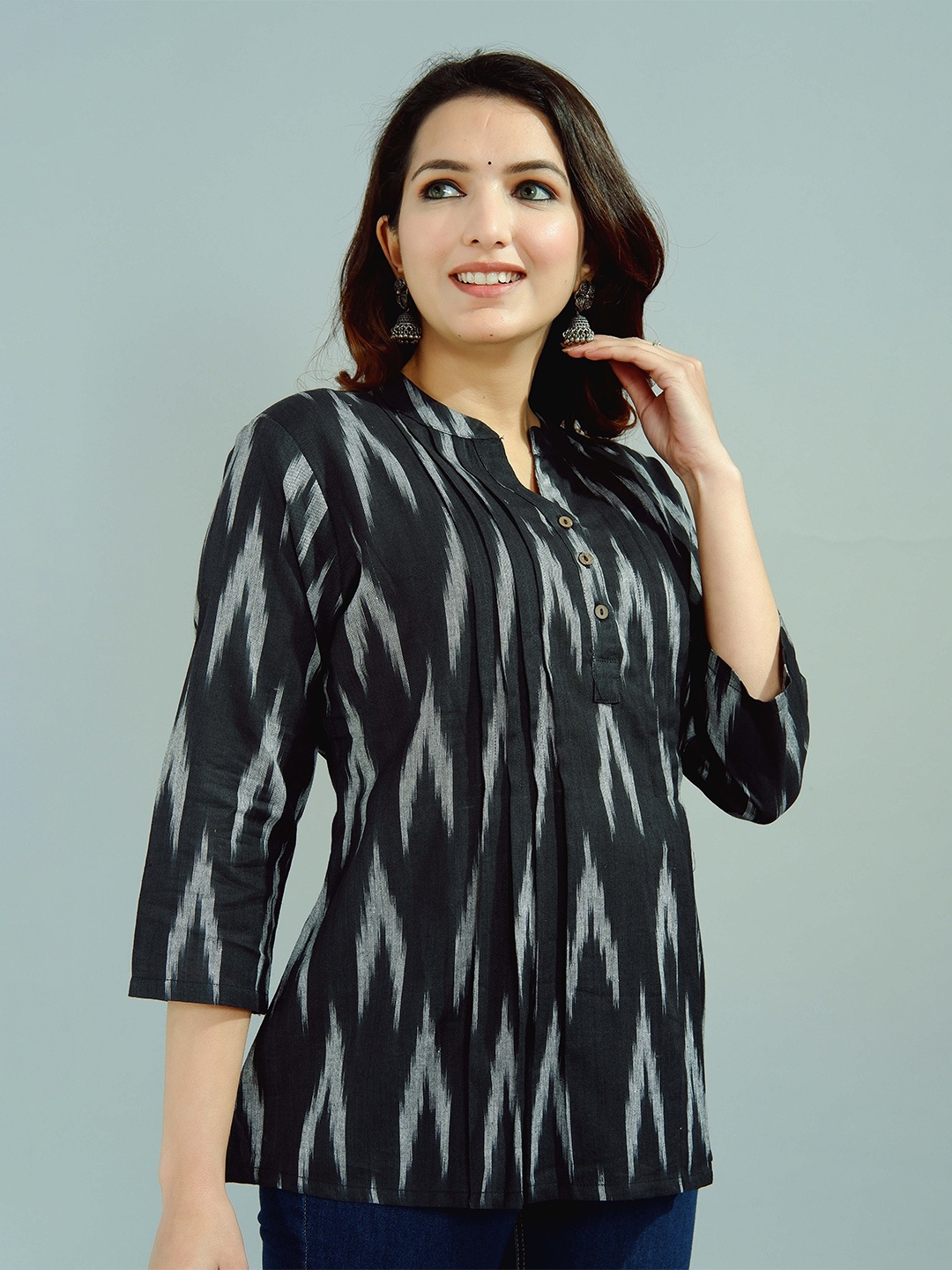 

Tetalee Printed Mandarin Collar Kurti, Black