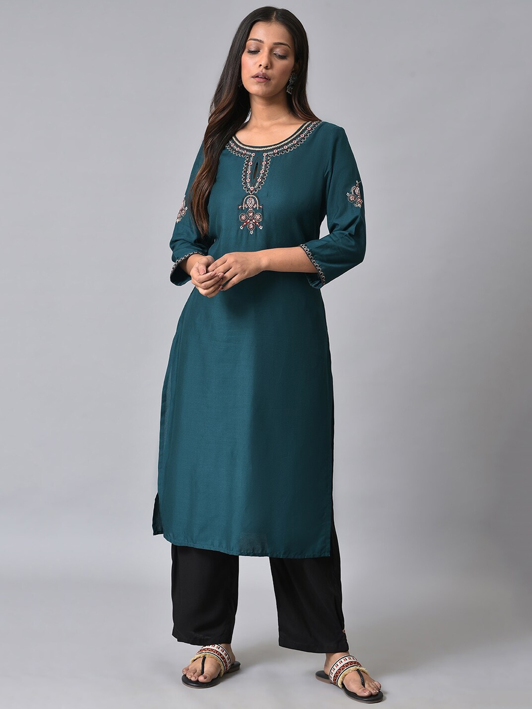 

W Ethnic Motifs Embroidered Thread Work Kurta with Palazzos, Teal