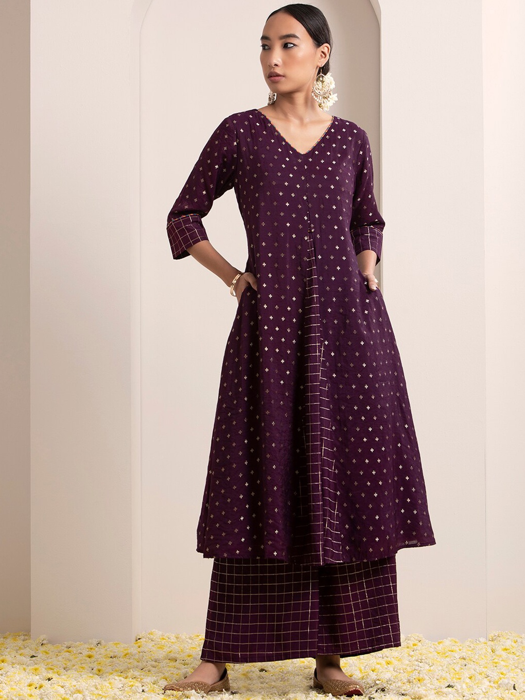 

INDYA Geometric Printed V-Neck Boota Pure Cotton A-Line Kurta, Purple