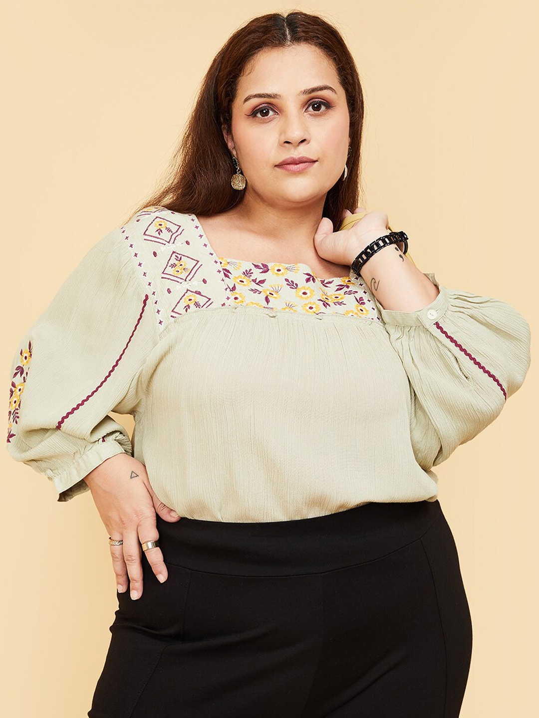 

max Plus Size Floral Embroidered Puff Sleeves Top, Green