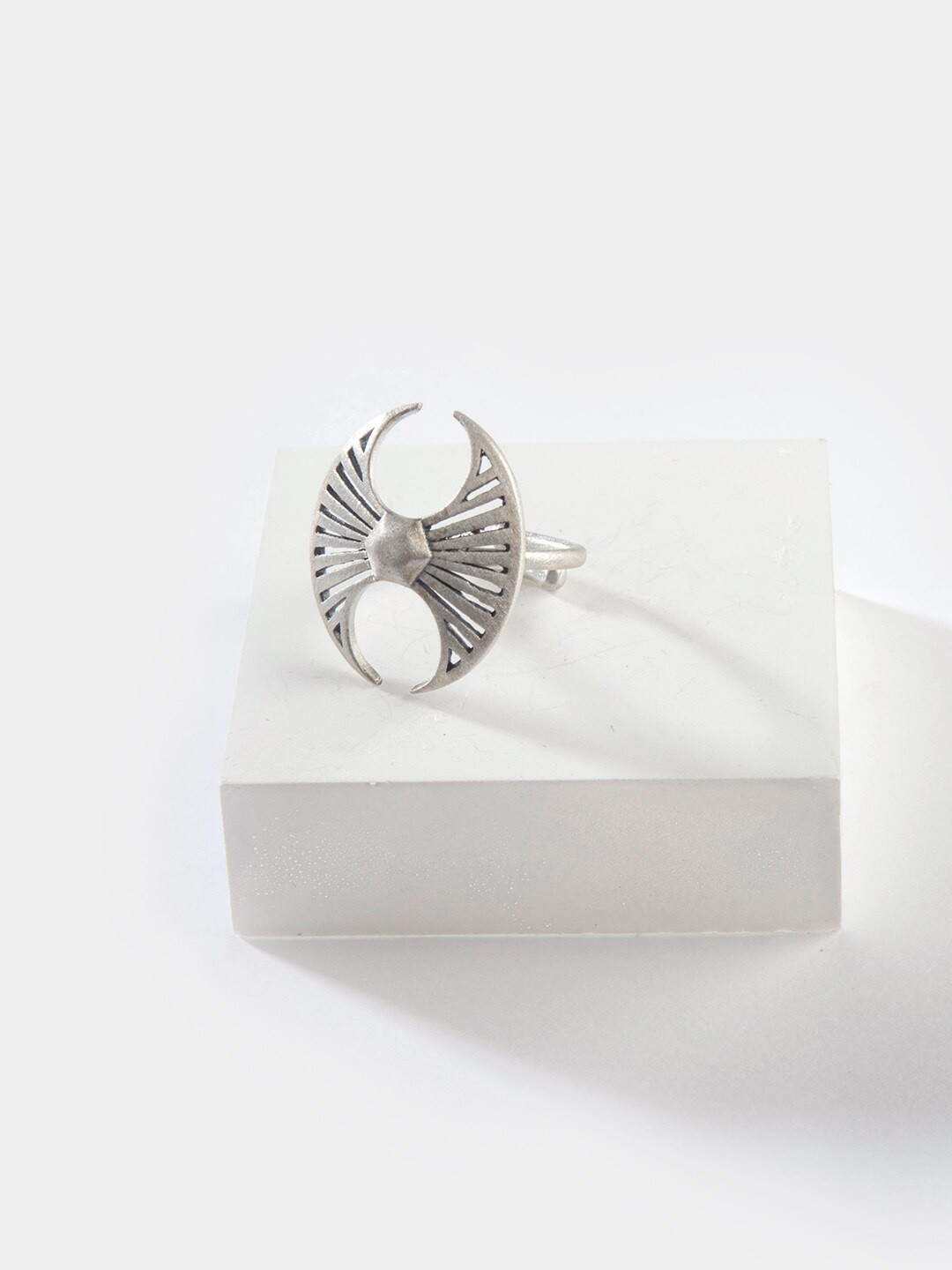 

SHAYA 925 Silver-Plated Oxidised Finger Ring
