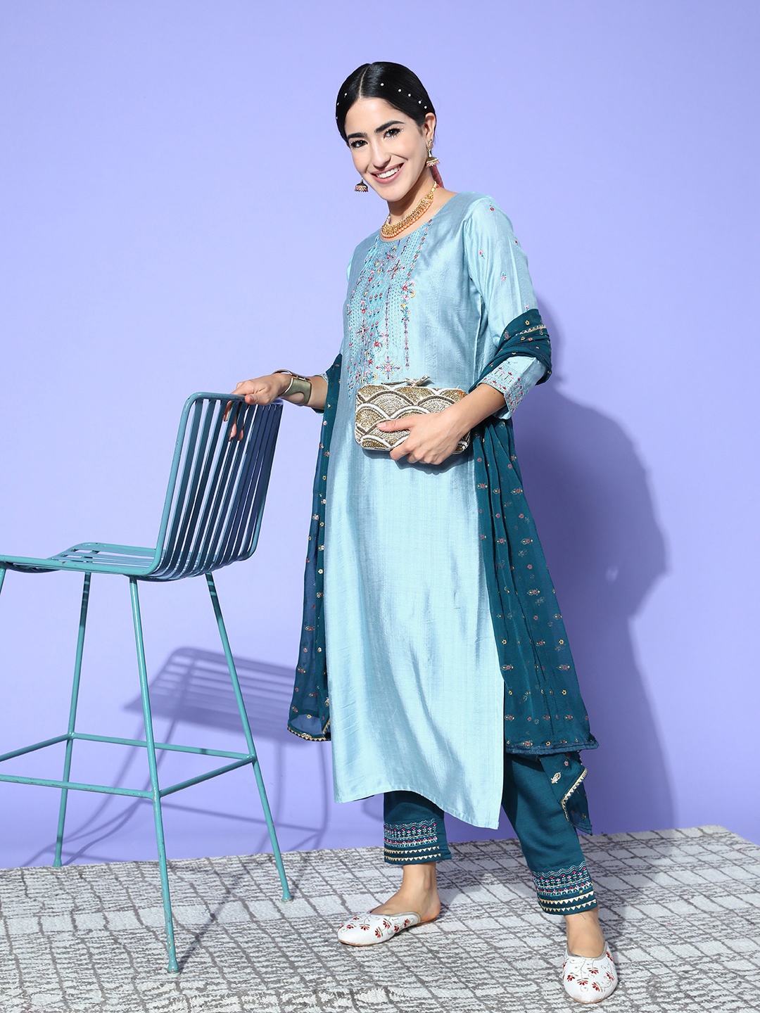 

Sangria Floral Yoke Design Regular Sequinned Kurta with Trousers & Dupatta, Turquoise blue