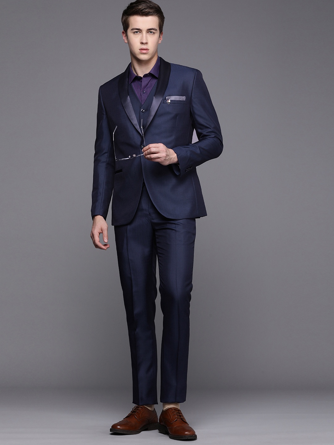 

Theme Men Slim Fit 3 Piece Suit, Navy blue