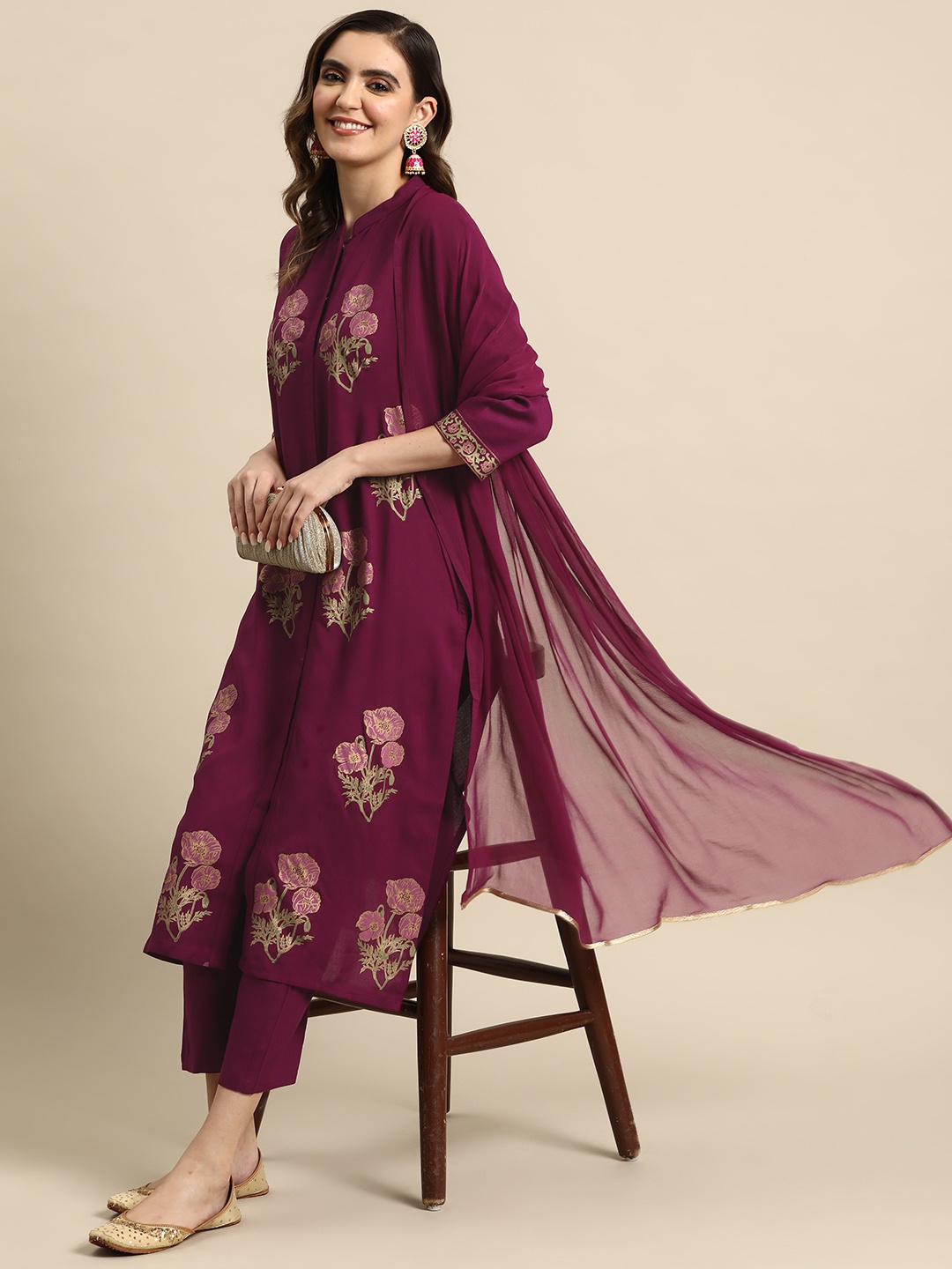 

Sangria Women Floral Printed Regular Kurta With Trousers & With Dupatta, Burgundy