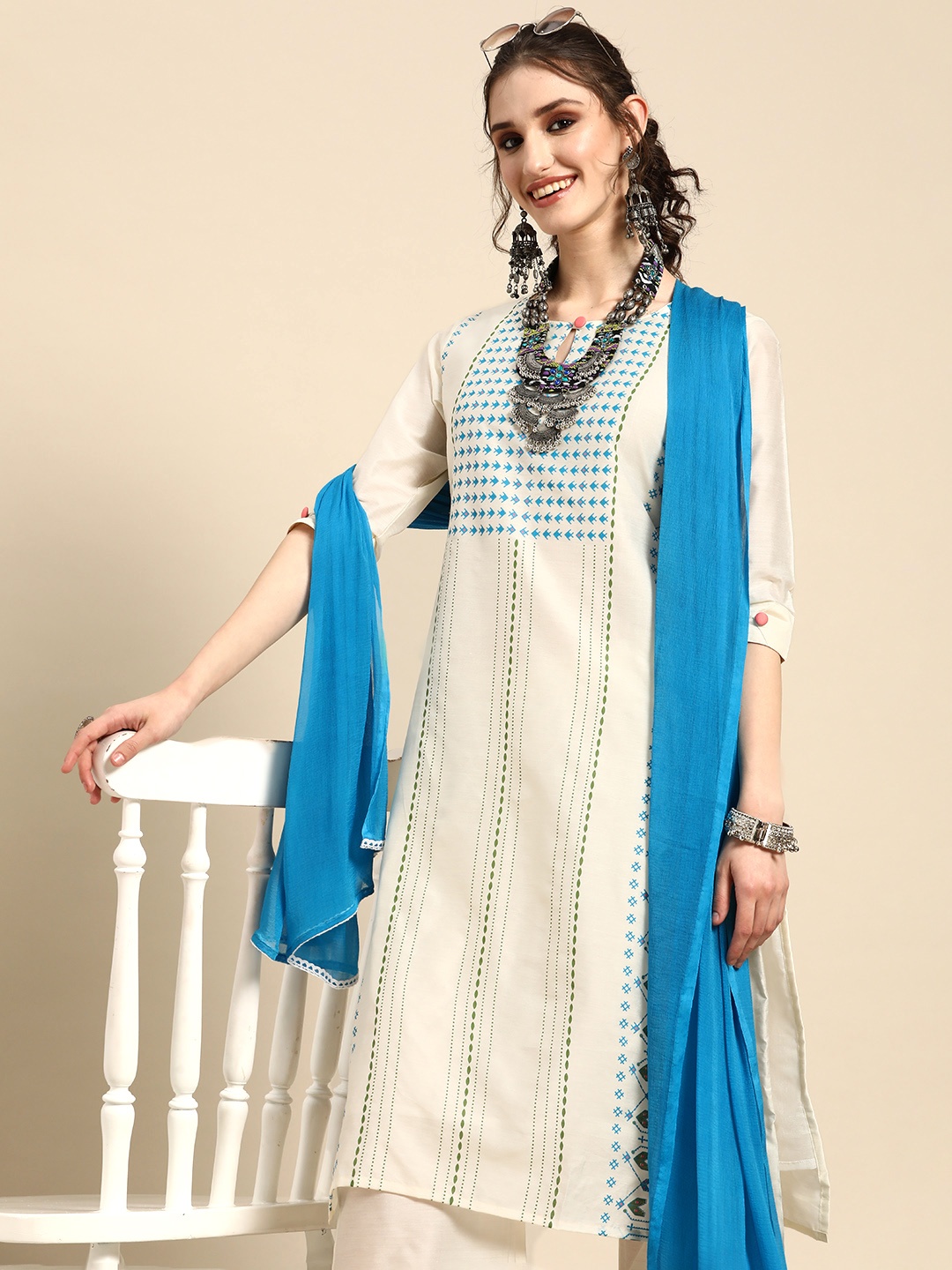 

Sangria Ethnic Motifs Yoke Design Regular Kurta Set, Off white