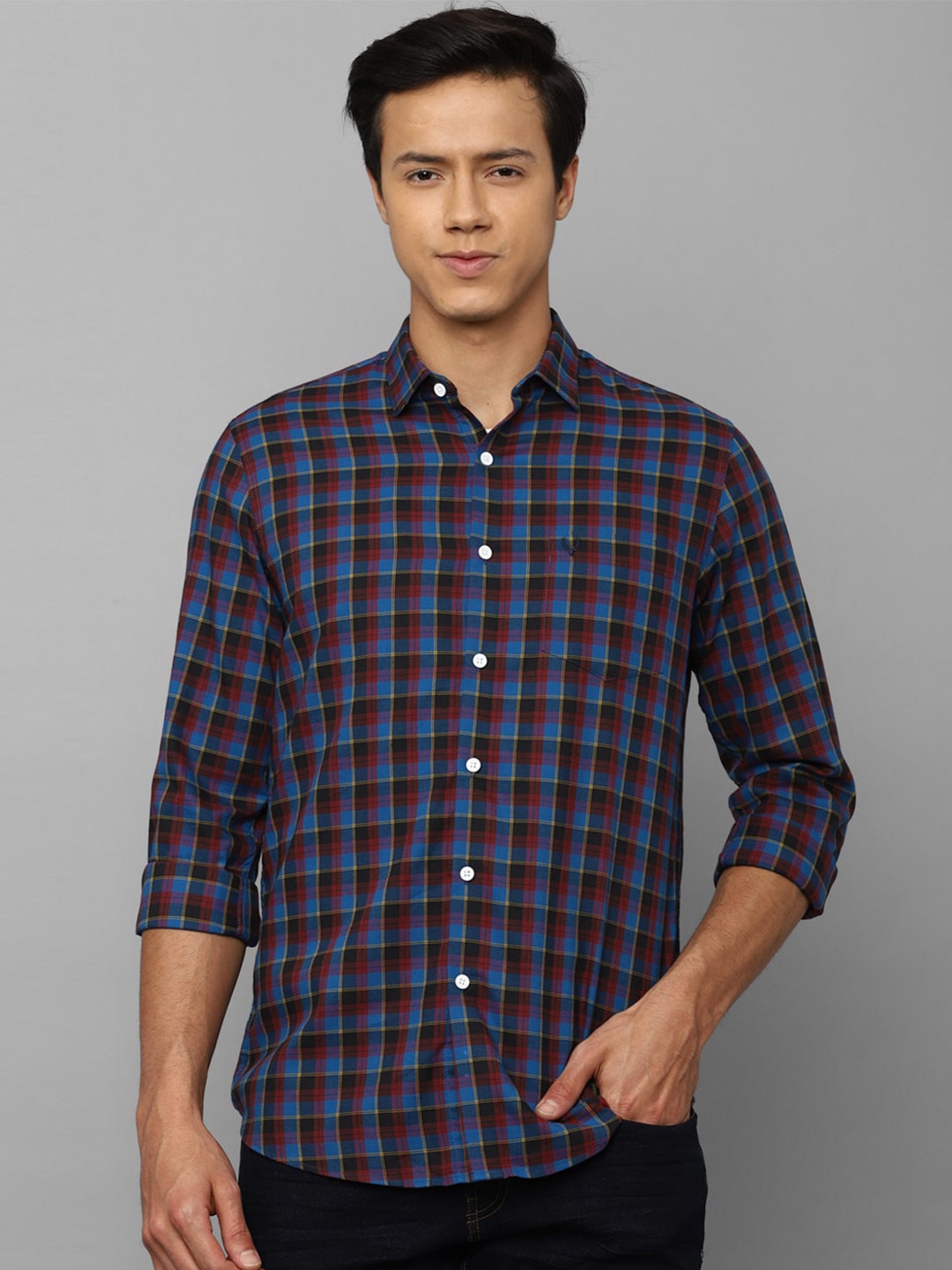 

Allen Solly Slim Fit Checked Pure Cotton Casual Shirt, Navy blue
