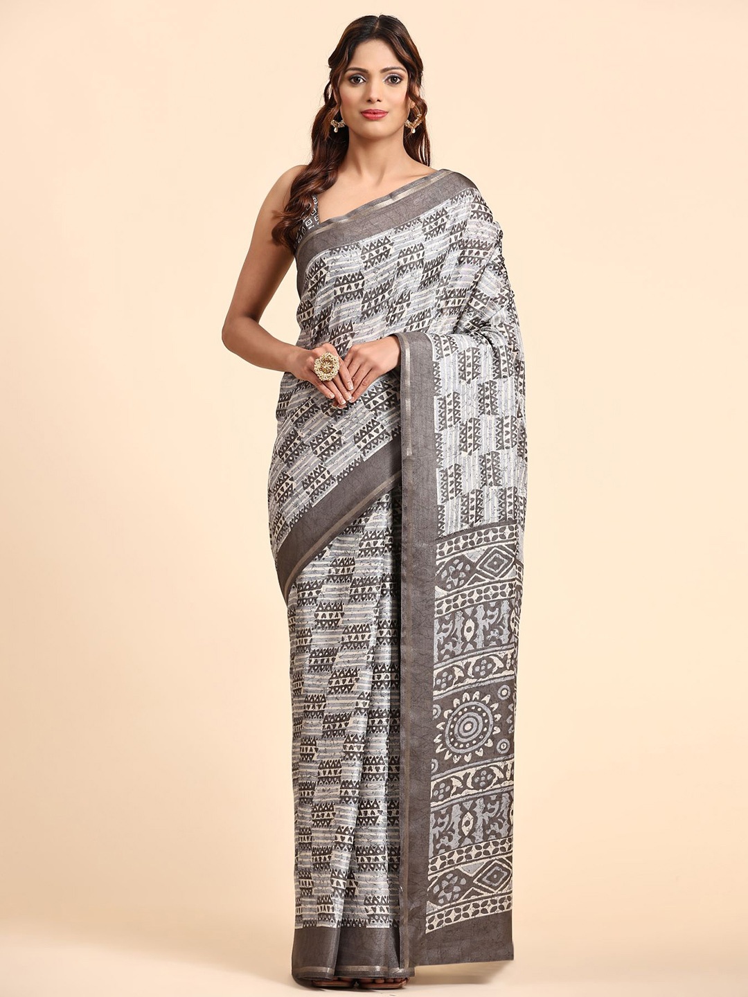 

AVANSHEE Abstract Printed Silk Cotton Saree, Grey