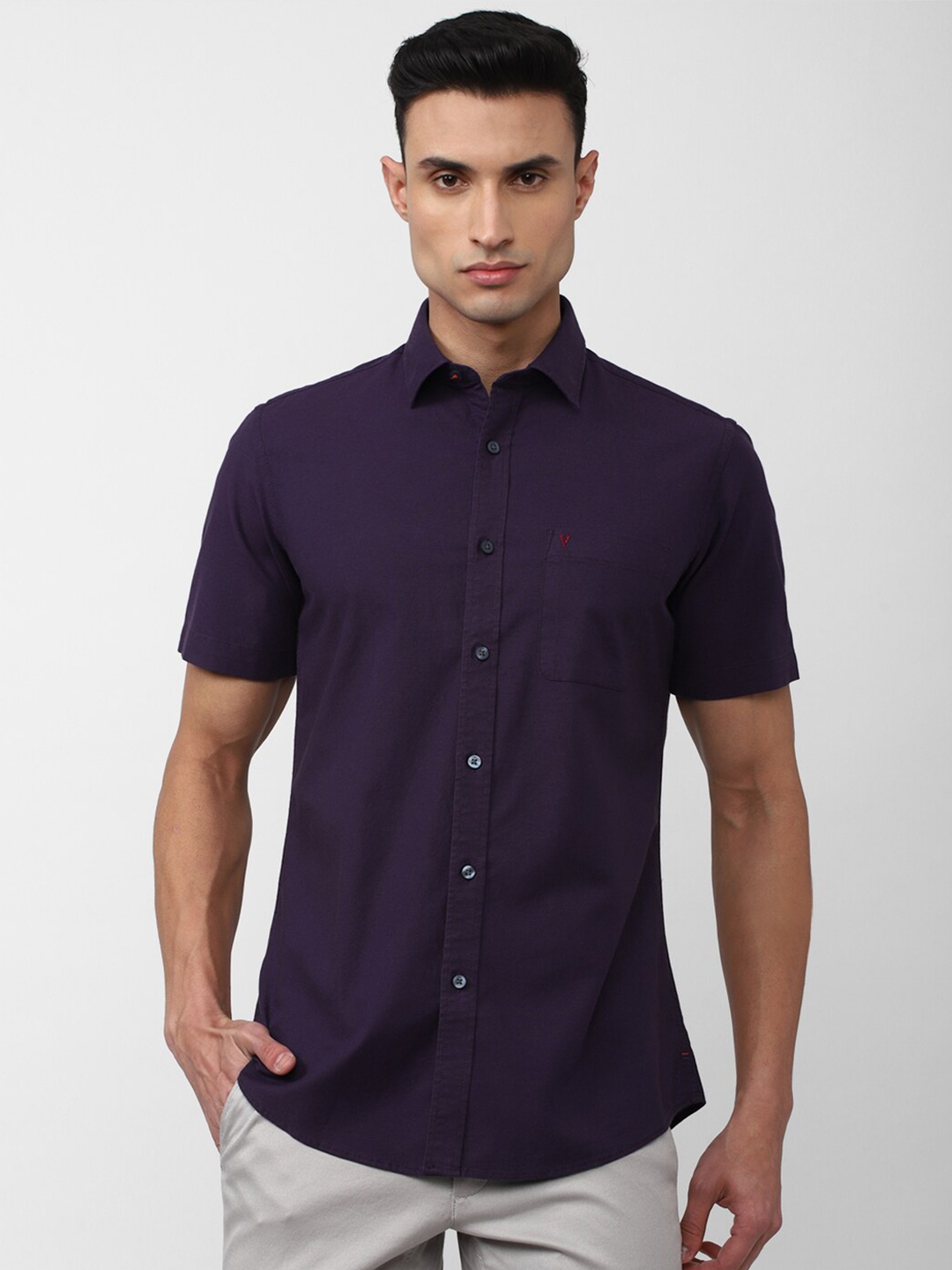 

Van Heusen Sport Spread Collar Slim Fit Pure Cotton Casual Shirt, Purple