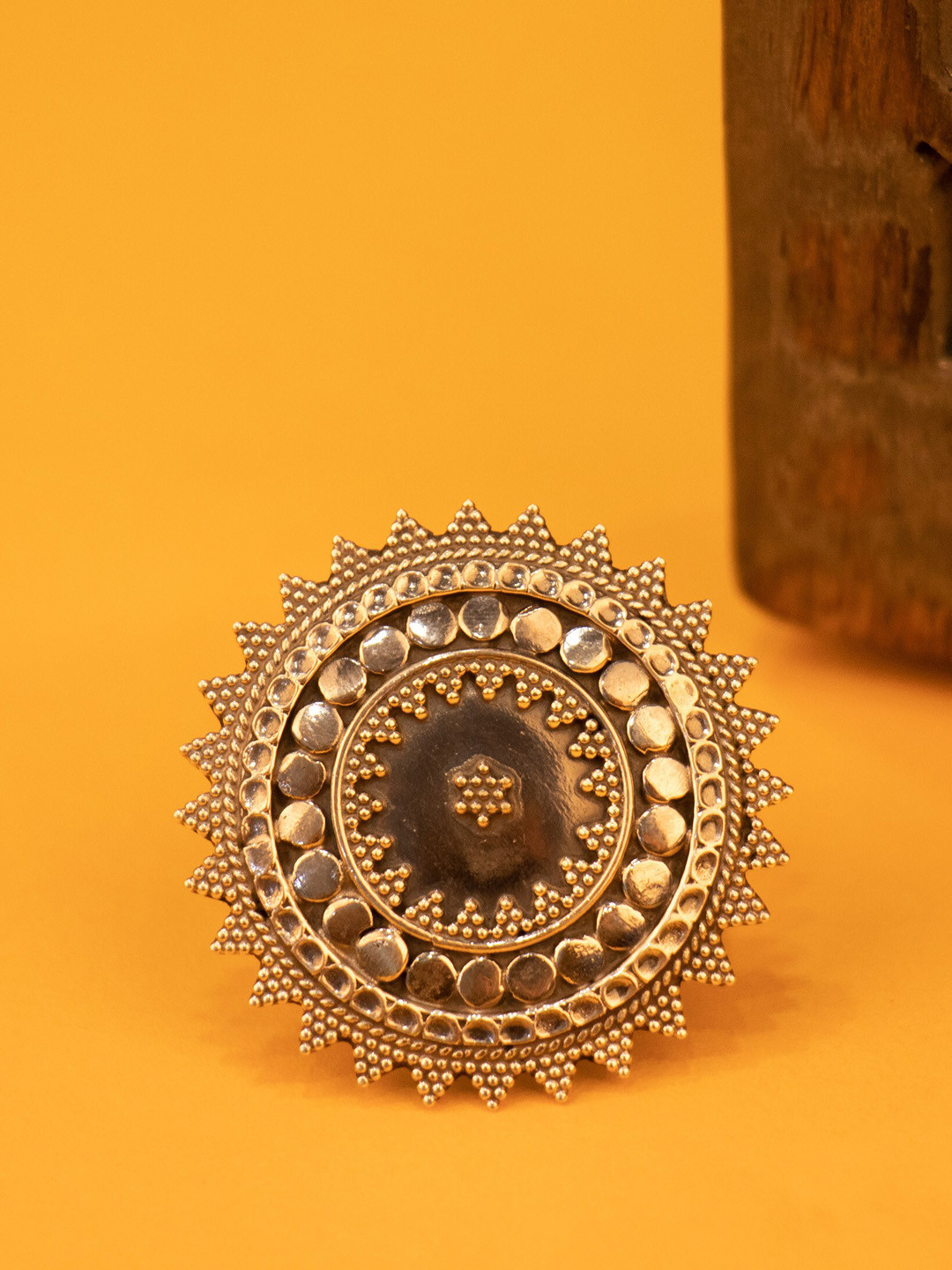 

Shyle 92.5 Sterling Silver Chakra Intricate Finger Ring