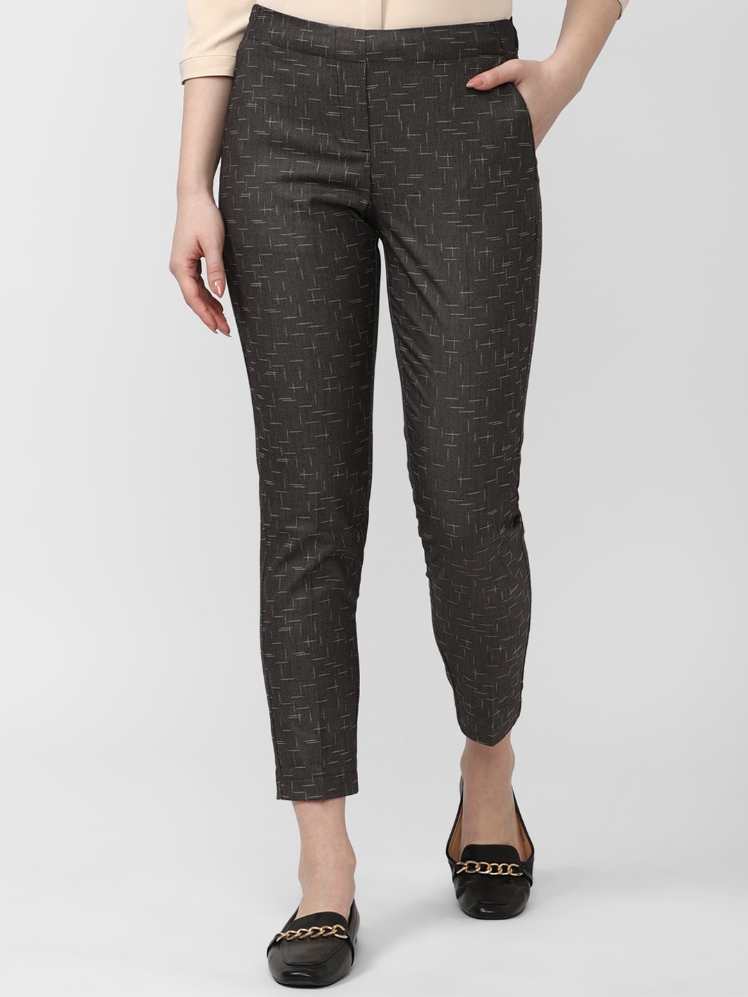 

Van Heusen Woman Mid-Rise Textured Plain Trousers, Grey