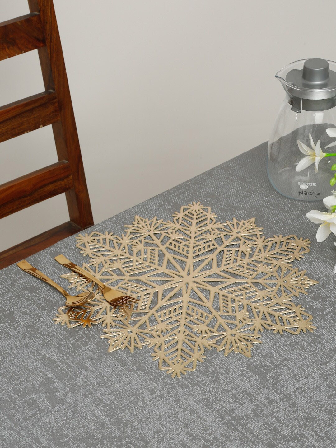 

HOSTA HOMES Gold-Toned Snow Flakes Shaped Leather Table Placemats