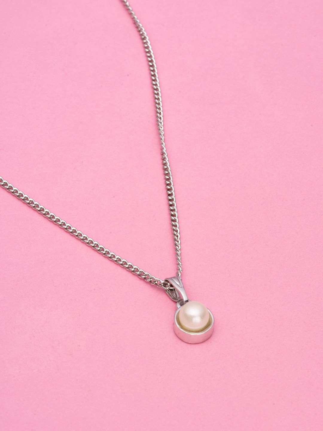 

Estele Rhodium-Plated Artificial Beaded Pendant With Chain, White