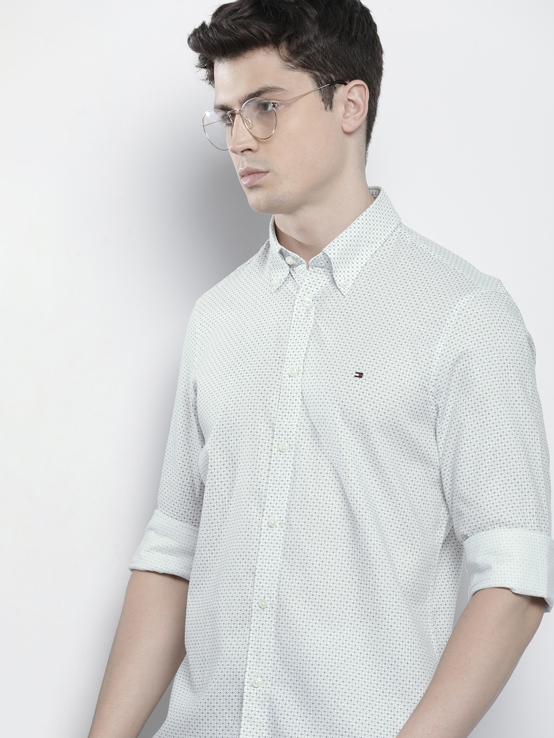 

Tommy Hilfiger Men Pure Cotton Slim Fit Floral Micro Ditsy Printed Casual Shirt, White
