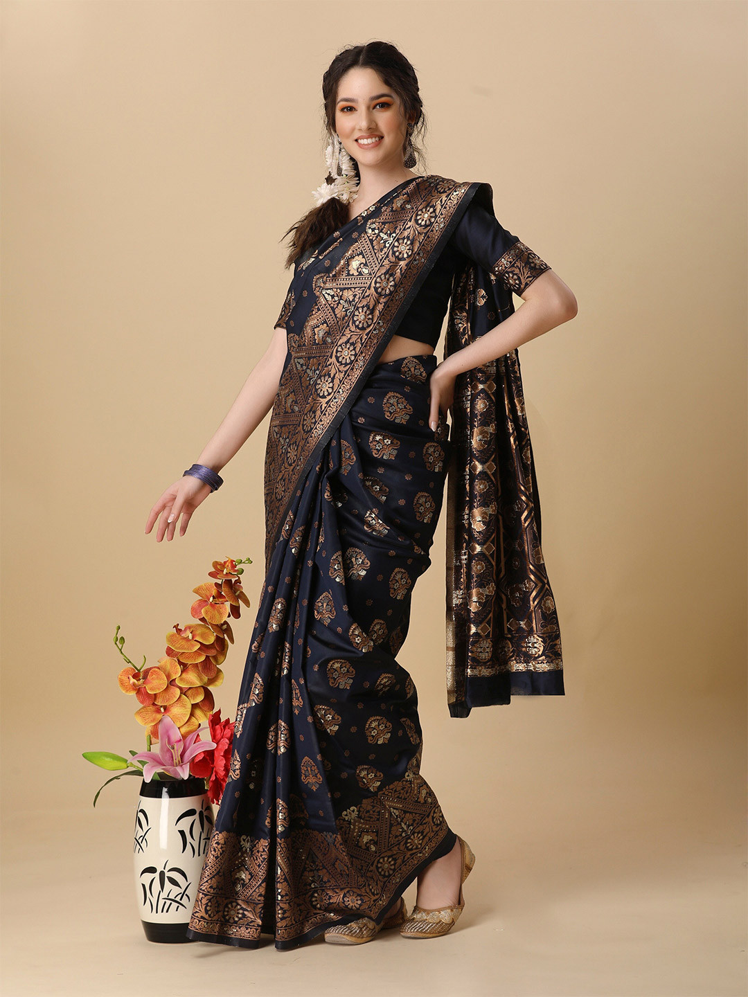 

KALINI Women Woven Design Zari Silk Blend Banarasi Saree with Blouse Piece, Black