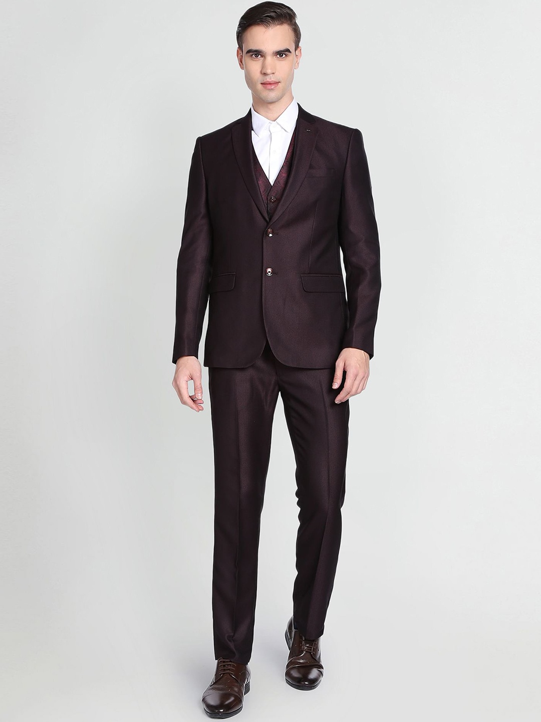 

Arrow 3-Piece Self-Design Single-Breasted Tailored-Fit Three-Piece Suit, Purple