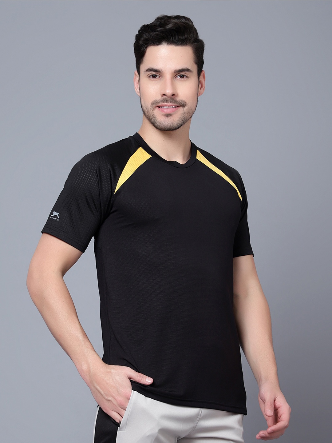 

Shiv Naresh Outdoor 3D Chassis Raglan Sleeves T-shirt, Black