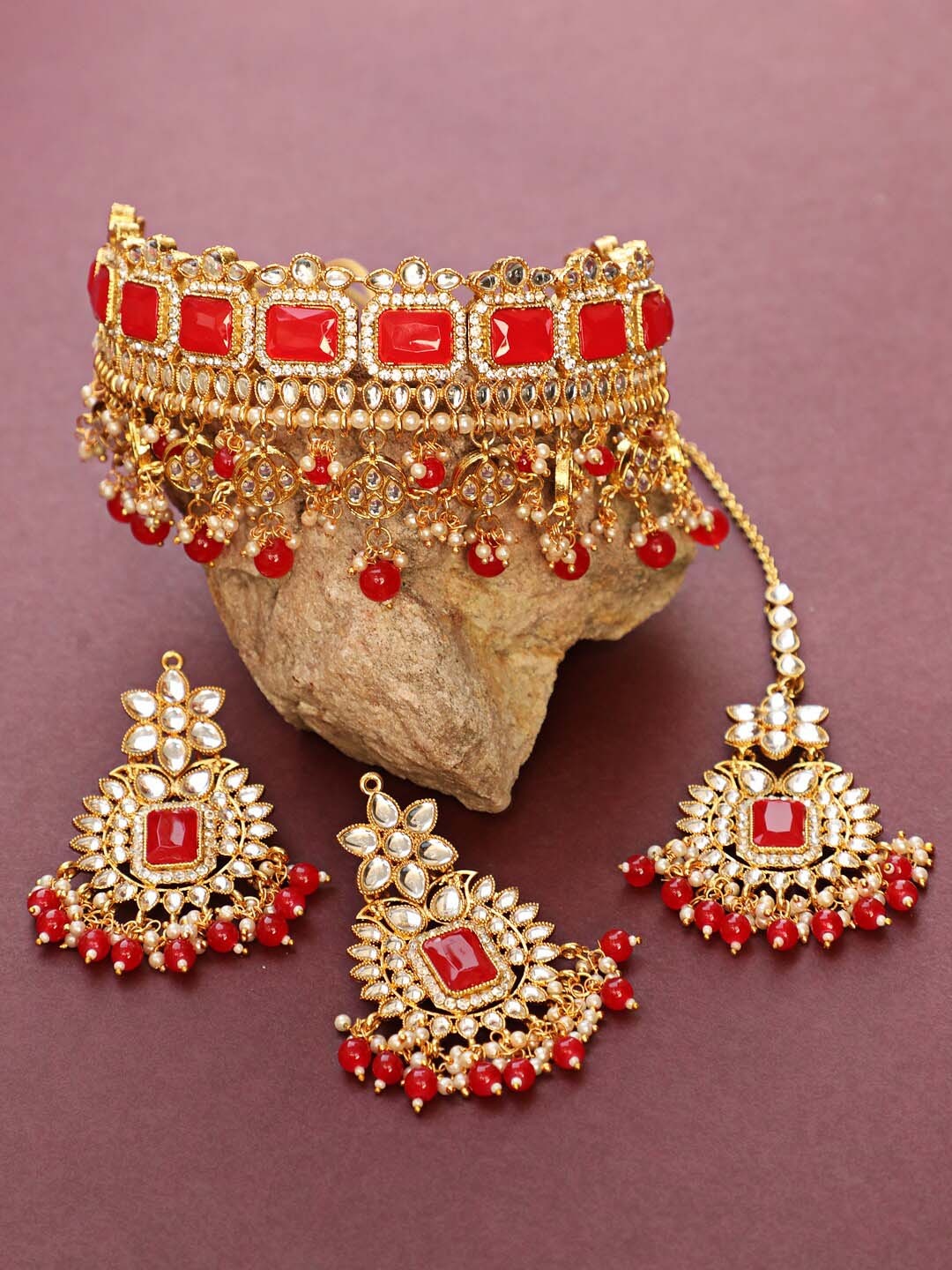 

Jazz and Sizzle Gold-Plated Kundan-Studded & Beaded Jewellery Set With MaangTikka