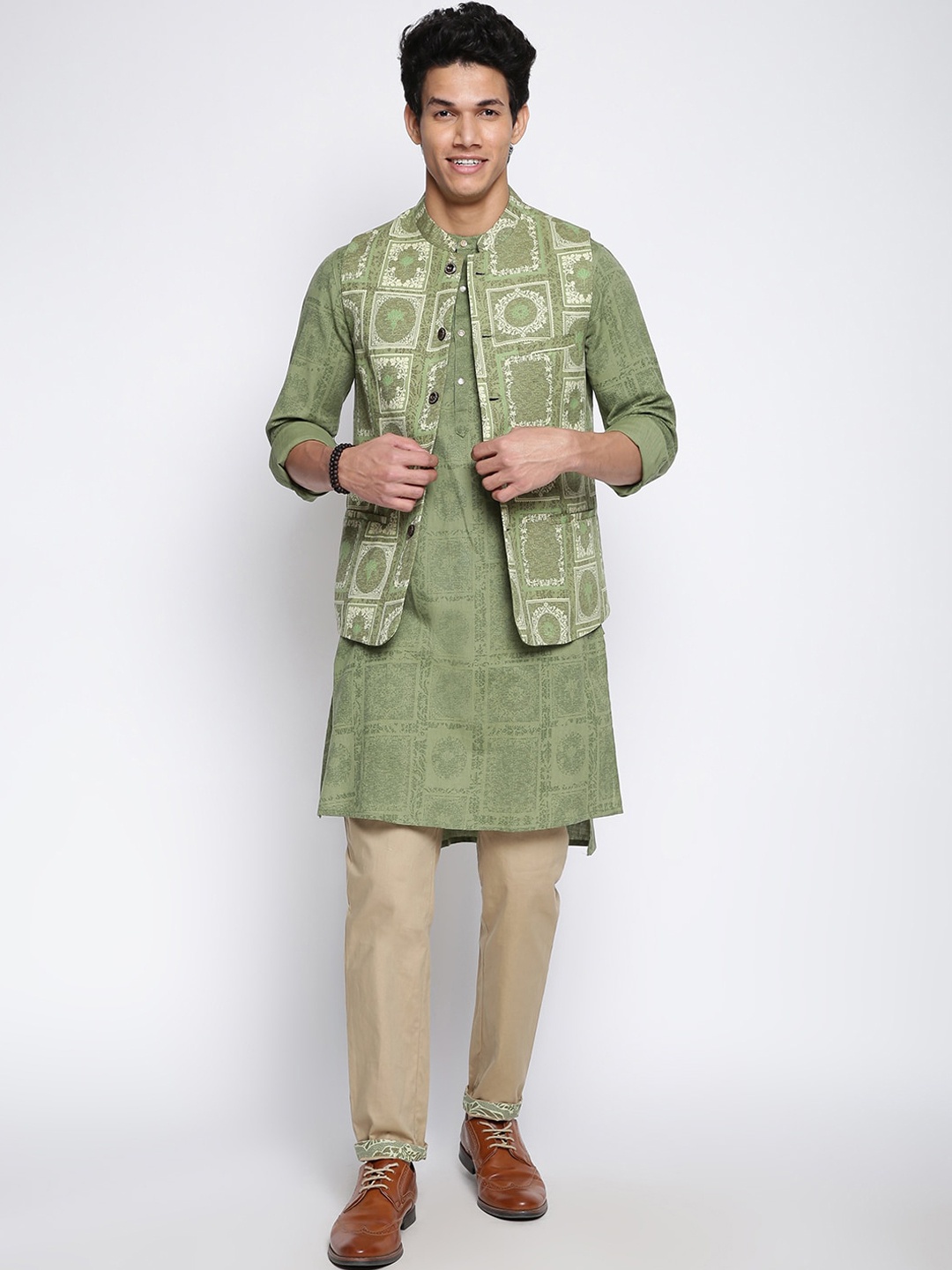 

Fabindia Ethnic Motifs Printed Printed Pure Cotton Kurta With Printed Nehru Jacket, Green