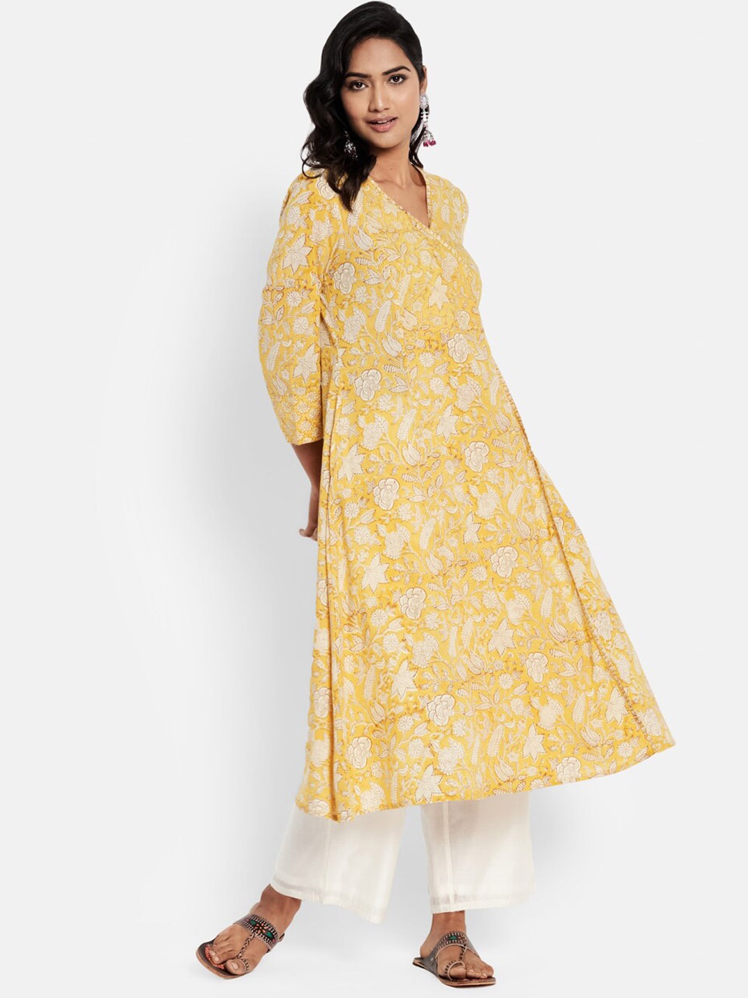 

Fabindia Floral Printed V-Neck Pure Cotton Angrakha Kurta, Yellow