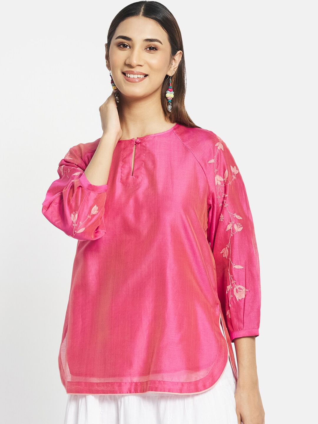 

Fabindia Keyhole Neck Puff Sleeves Short Kurti, Fuchsia