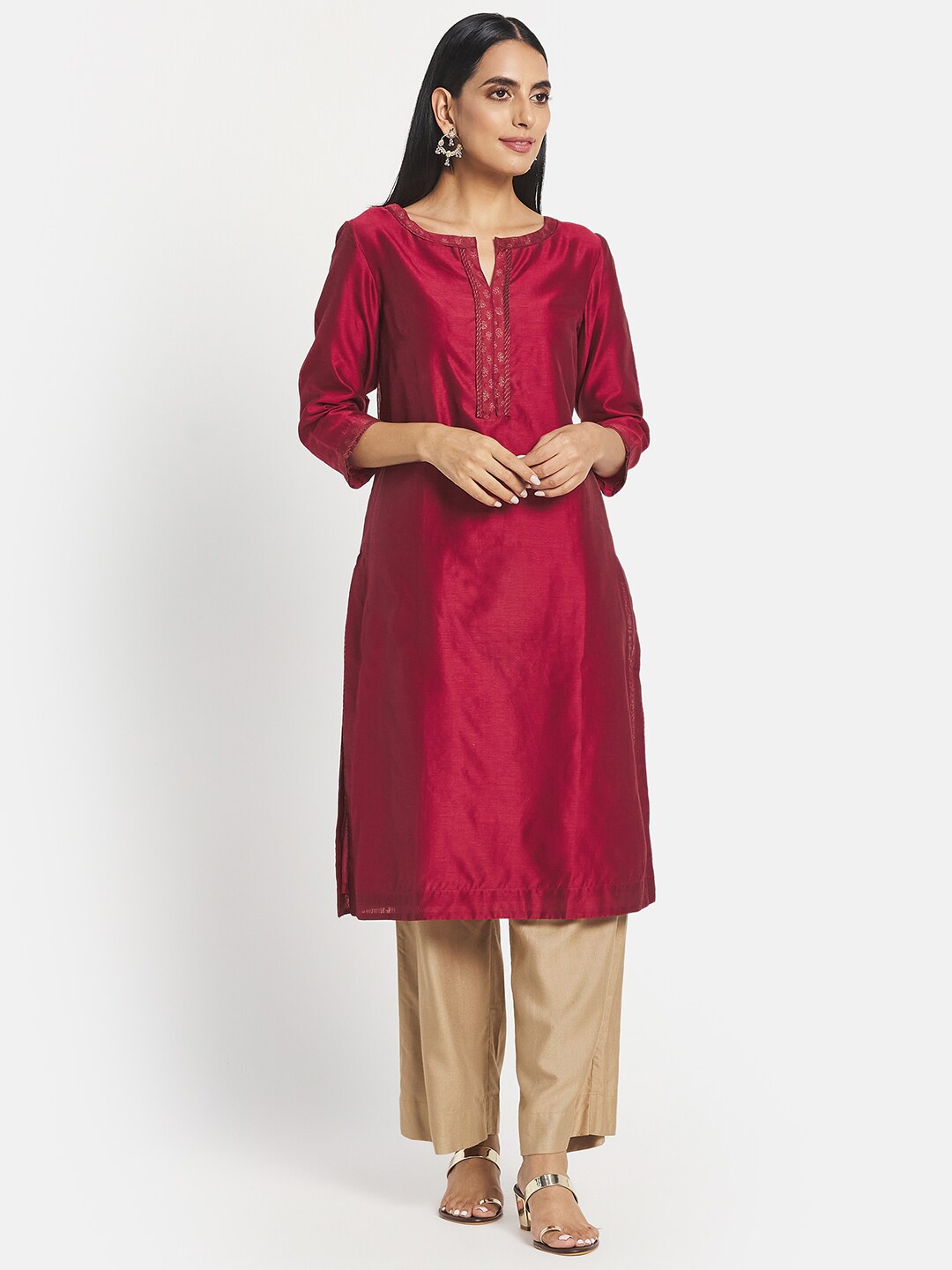 

Fabindia Women Round Neck Three-Quarter Sleeves Kurta, Red