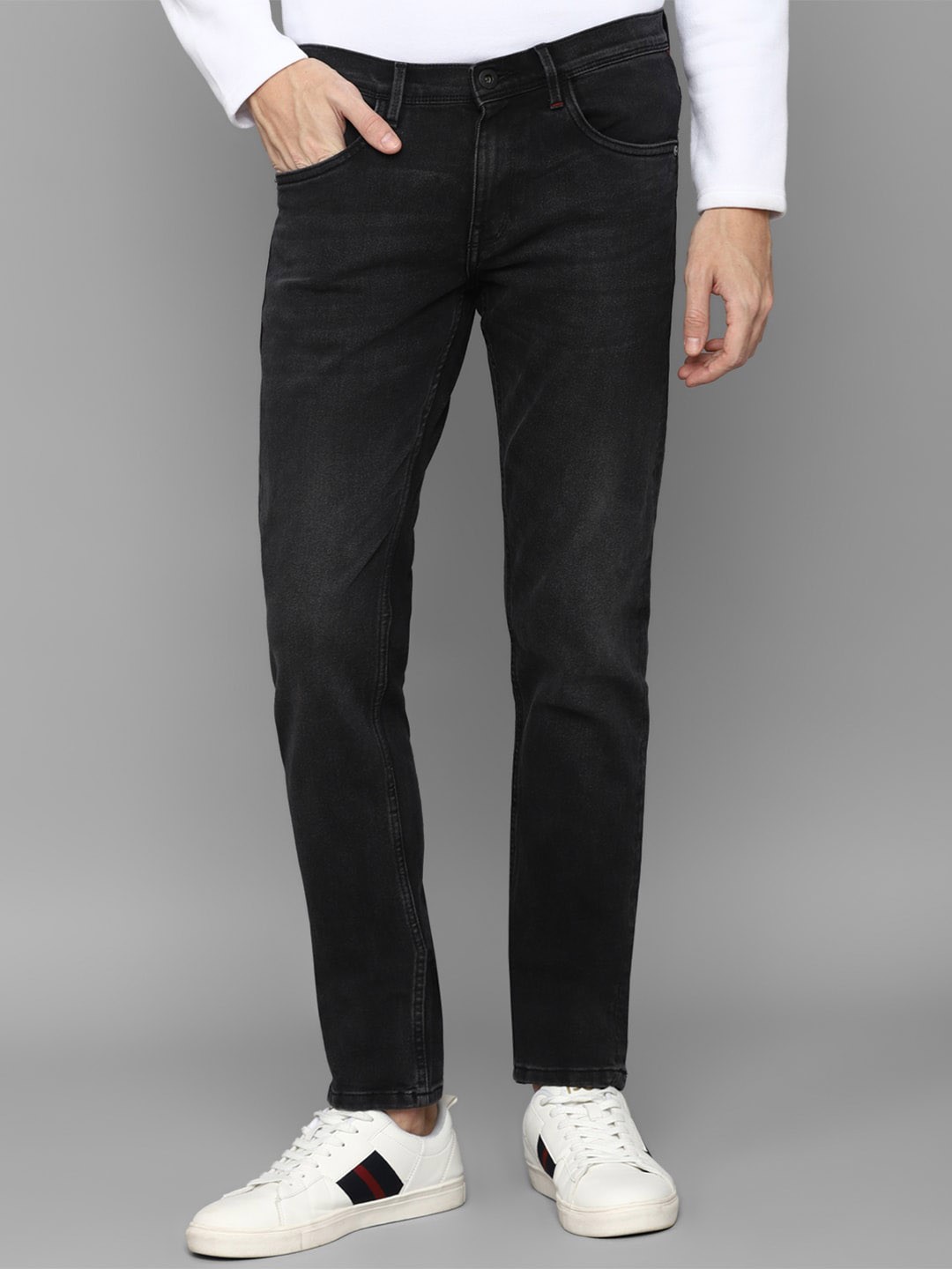 

Allen Solly Men Skinny Fit Clean Look Jeans, Black